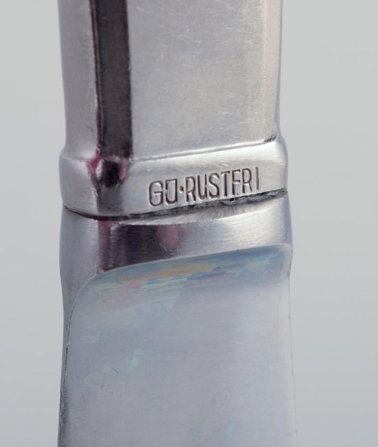 Gundorph Albertus pour Georg Jensen. Huit couteaux de table Mitra en acier inoxydable en vente 1