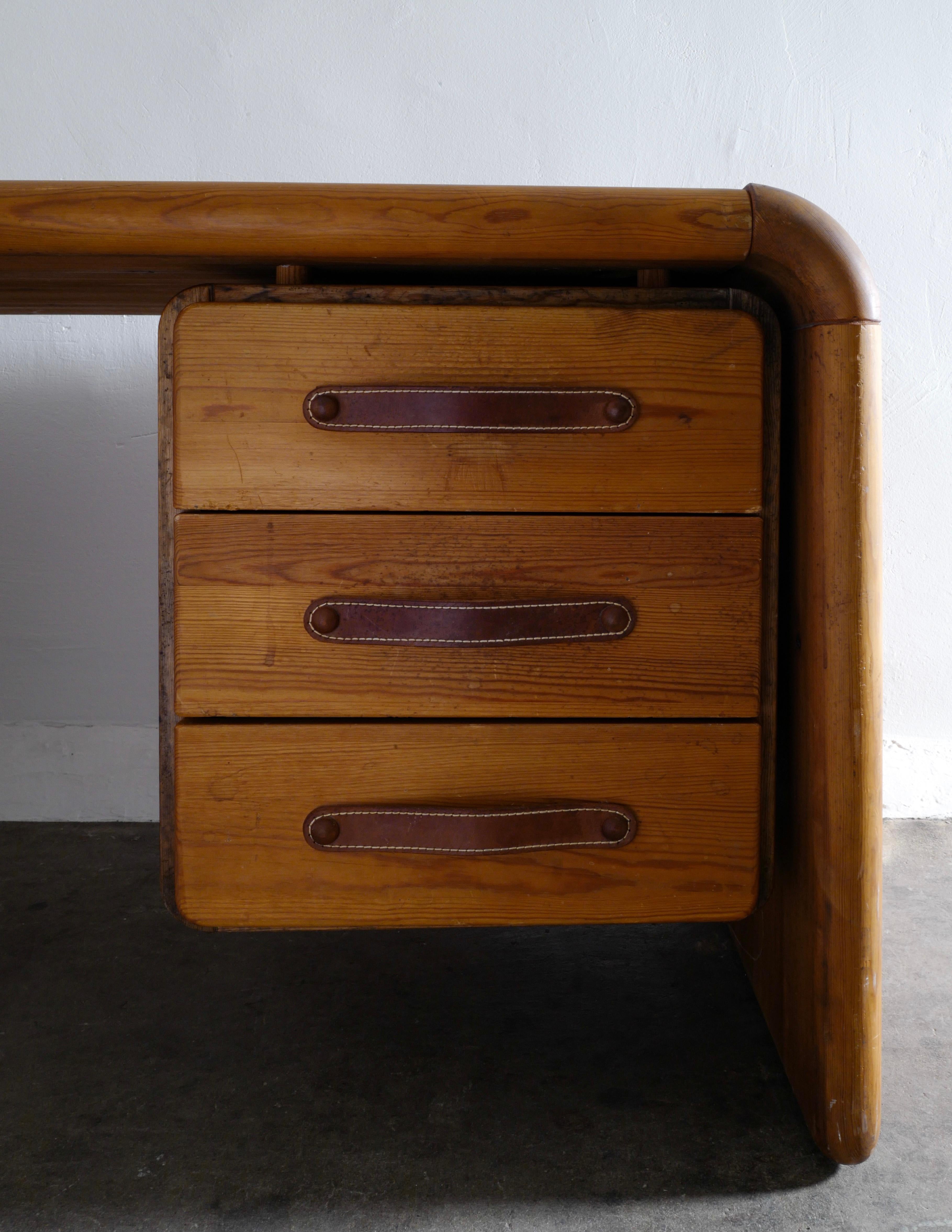 Norwegian Gunleik Svartdal Desk in Solid Pine Produced in Norway, 1980s