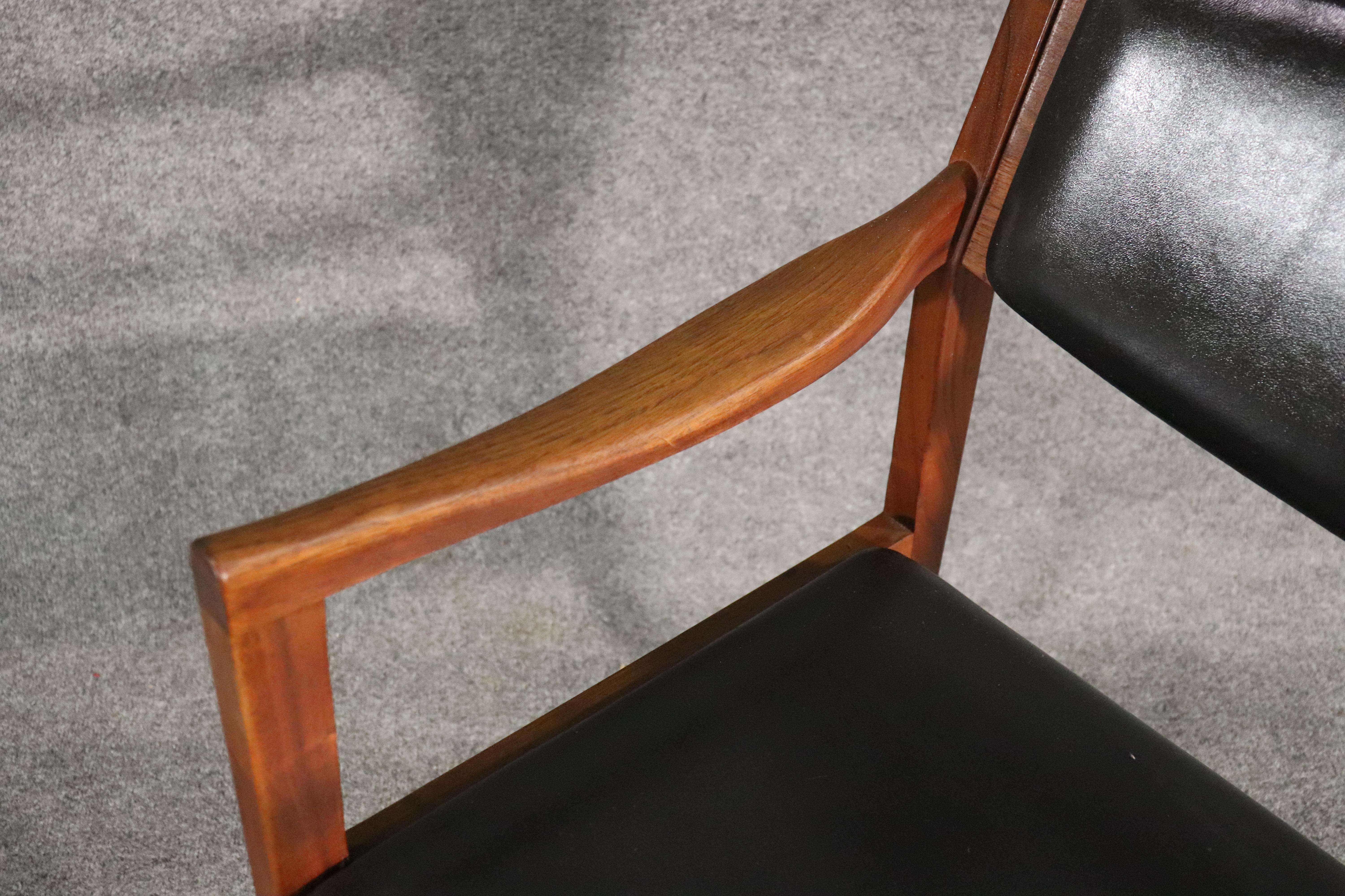 Mid-Century Modern Gunlocke Chair Co Armchair For Sale