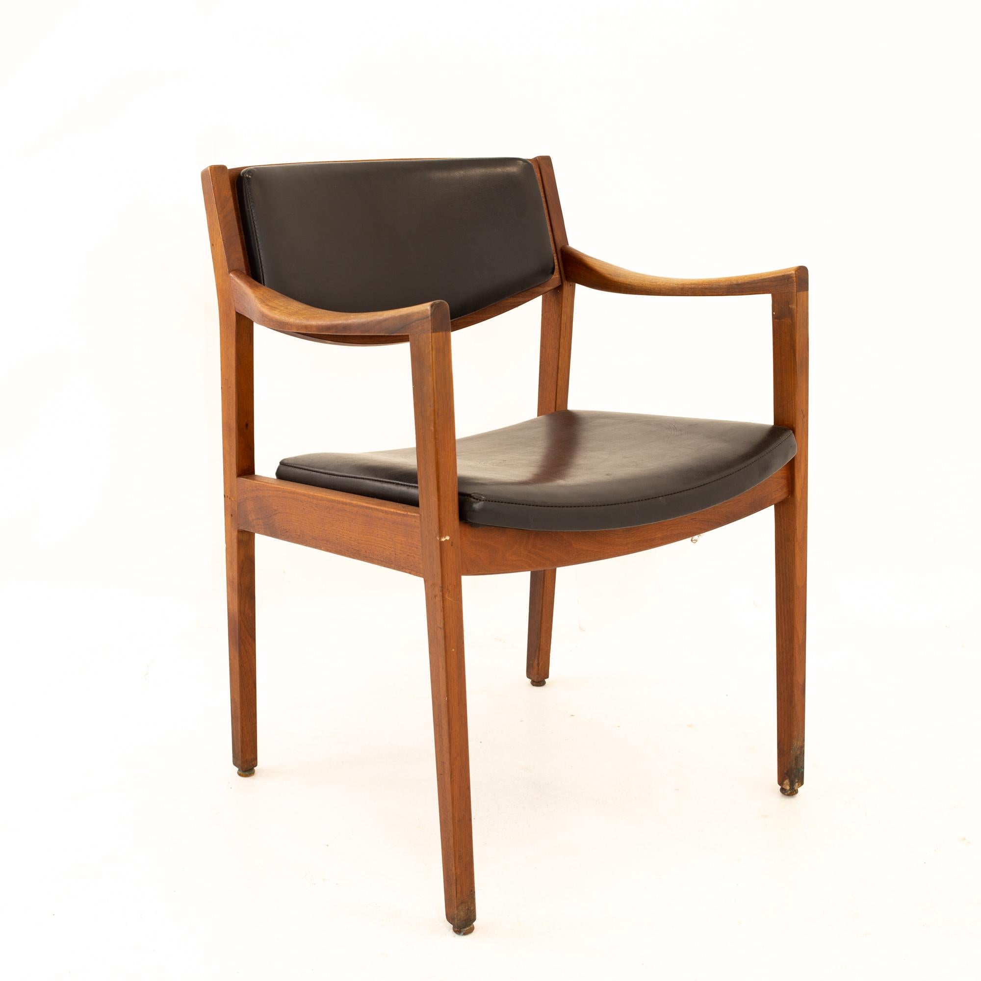 gunlocke washington chair