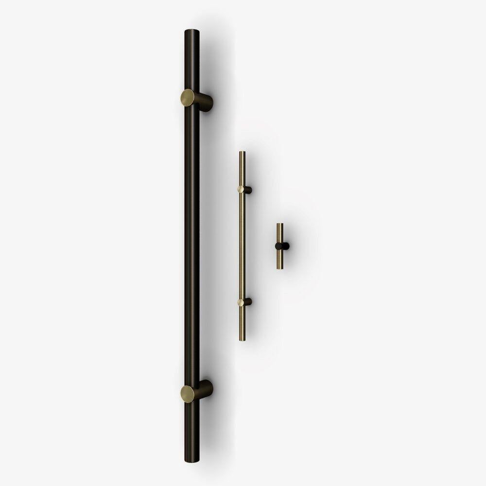 Poignée de porte en laiton patiné : Minimalisme et sobriété 30 cm Neuf - En vente à Marrakech, MA