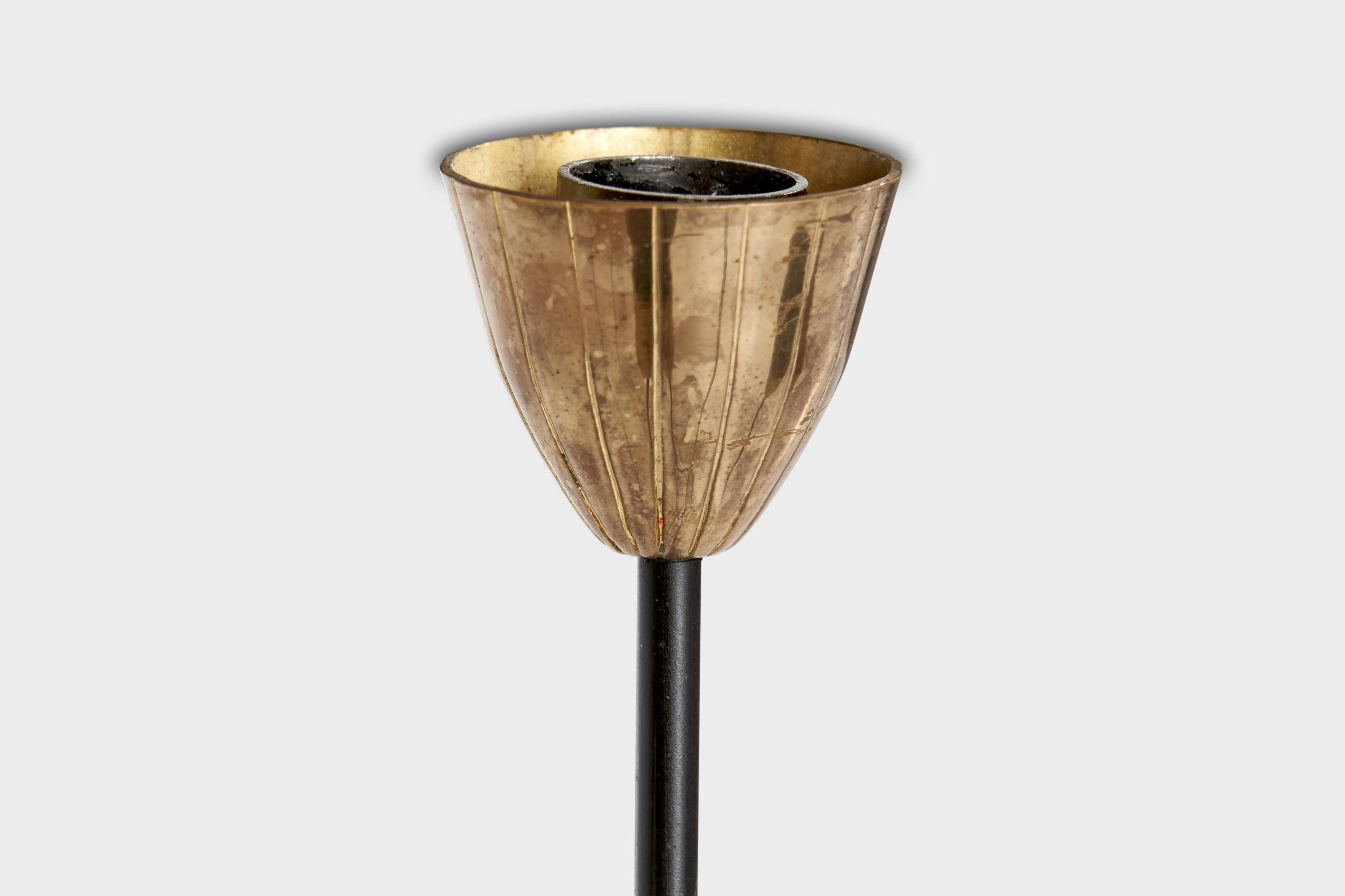 Metà XX secolo Gunnar Ander, Candelabro, Ottone, Metallo, Svezia, anni '1950 in vendita