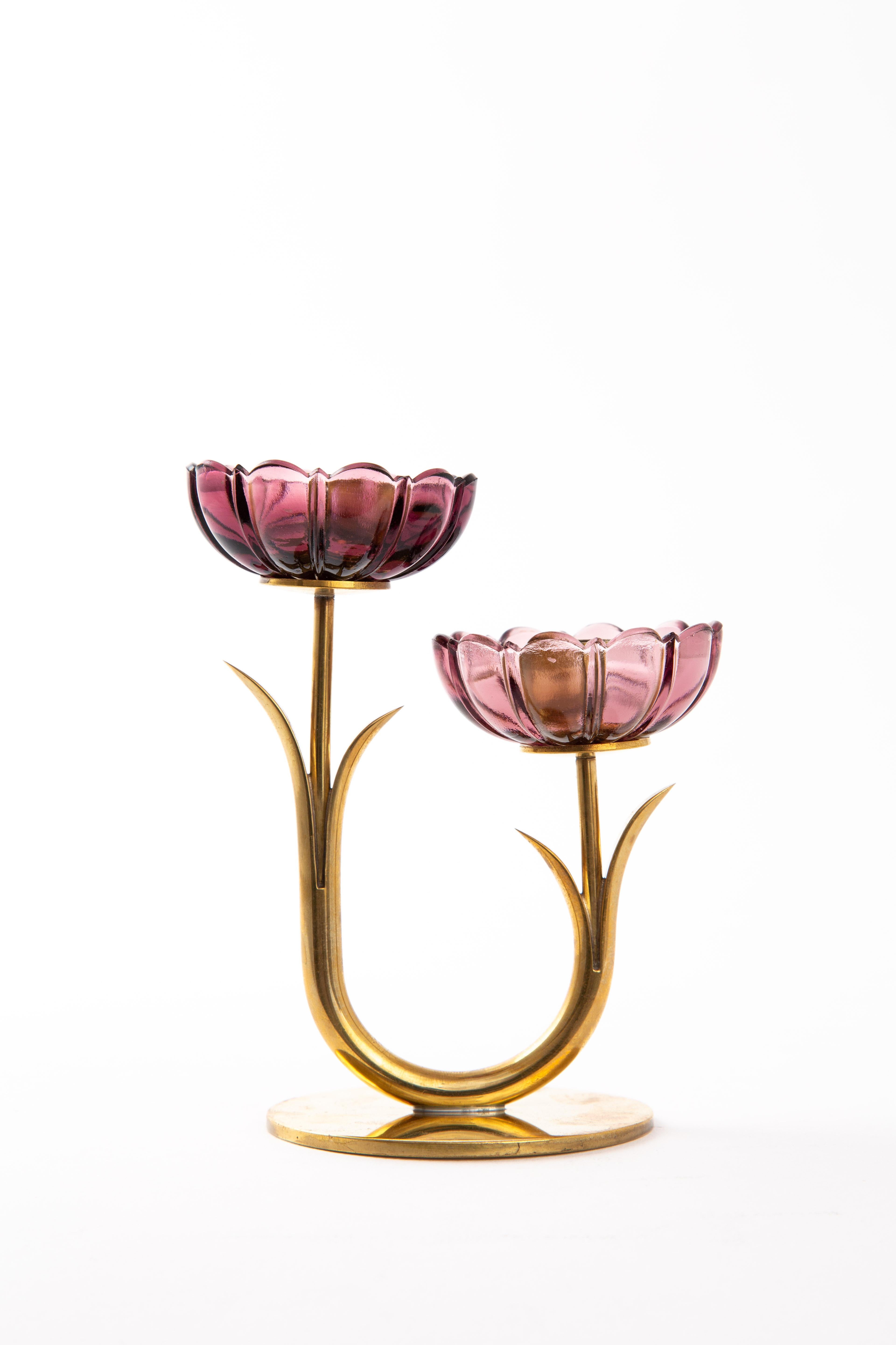 Gunnar Ander Candleholder for Ystad Metal with Flowers in Brass im Zustand „Gut“ in LA Arnhem, NL