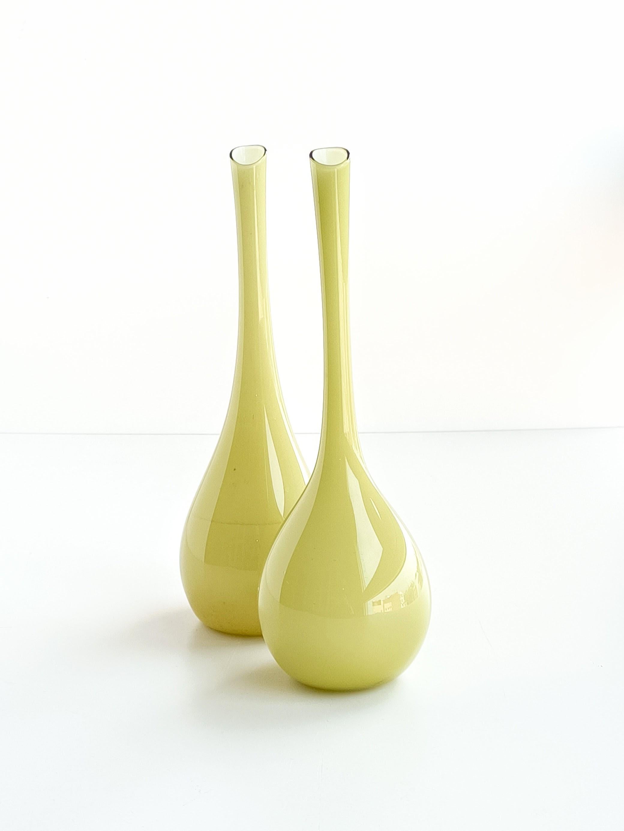 Hand-Crafted Scandinavian Modern by Gunnar Ander for Lindshammar Pair of Glass Vases, 1950s For Sale
