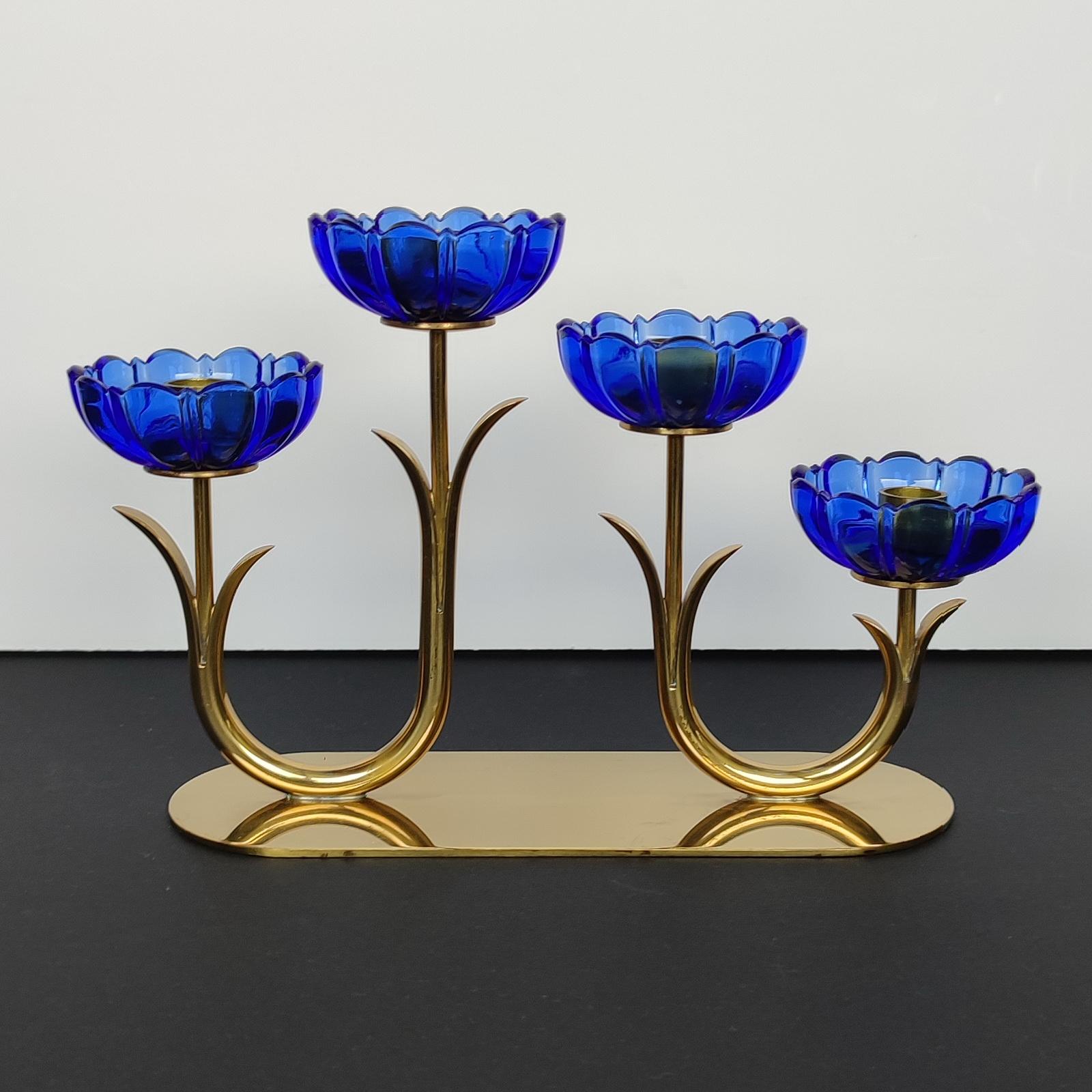 Gunnar Ander pour Ystad Metall, chandelier en laiton et verre d'art bleu en vente 4