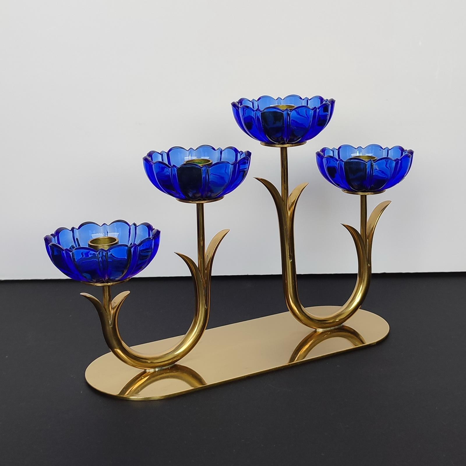 Gunnar Ander pour Ystad Metall, chandelier en laiton et verre d'art bleu en vente 1