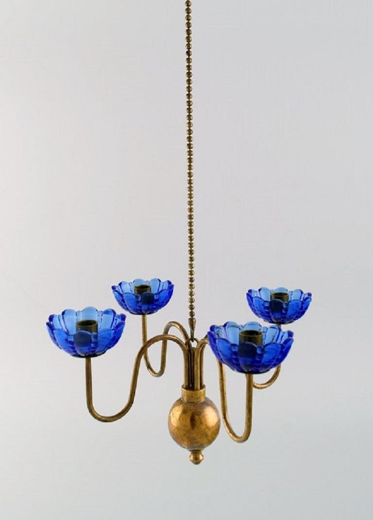 Gunnar Ander for Ystad Metall. Chandelier for 4 Candles in Brass and Art Glass In Excellent Condition In Copenhagen, DK