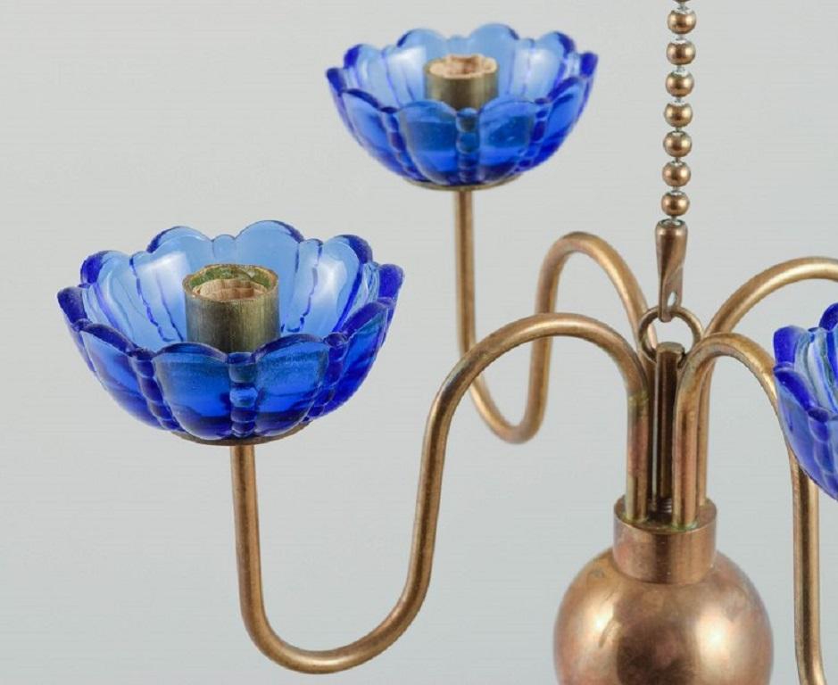 Scandinavian Modern Gunnar Ander for Ystad Metall, Chandelier for Four Candles, Brass and Art Glass For Sale