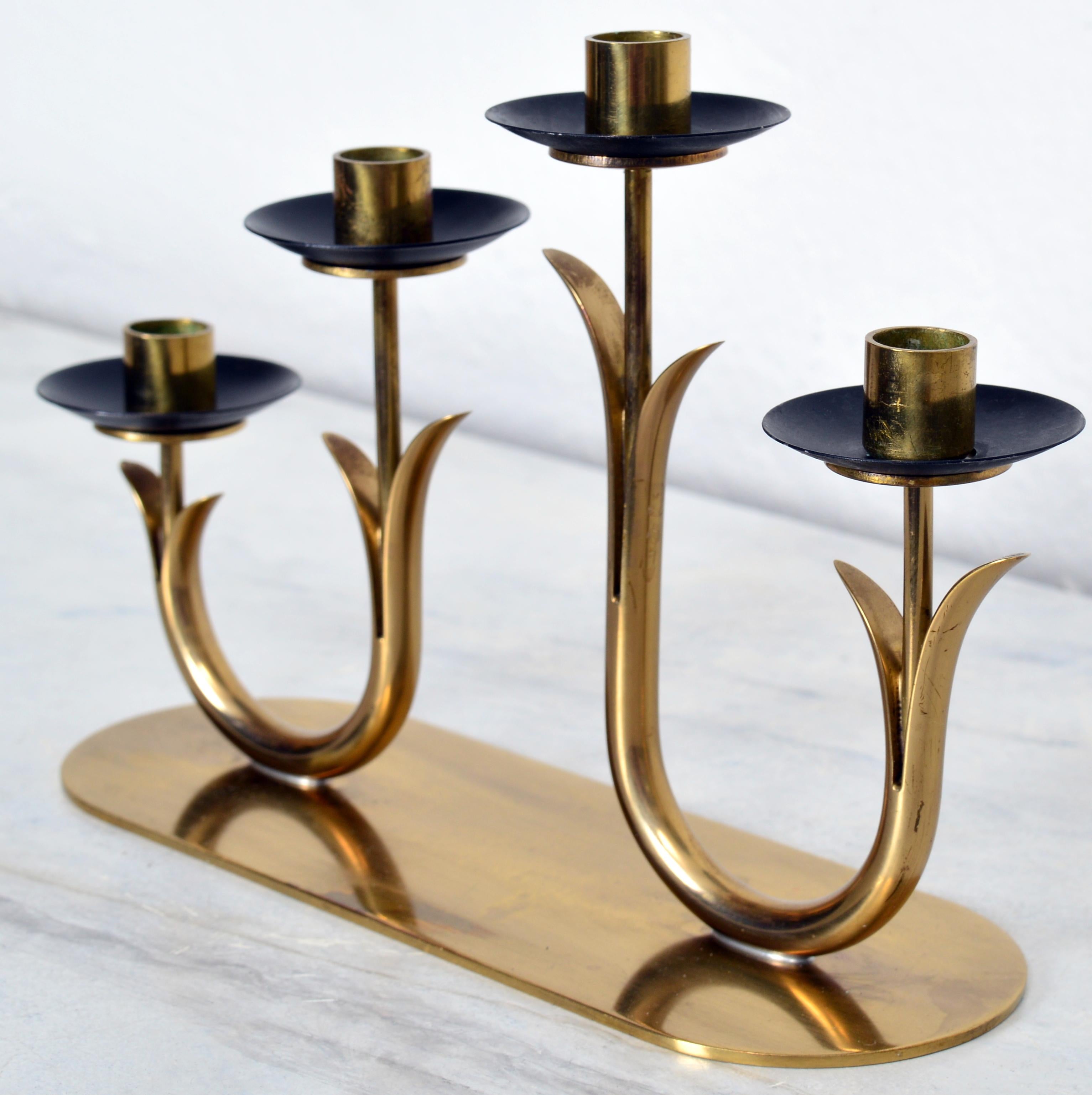 Gunnar Ander Pequeño Candelabro Latón Ystad Metall Suecia, Años 50 Sueco en venta