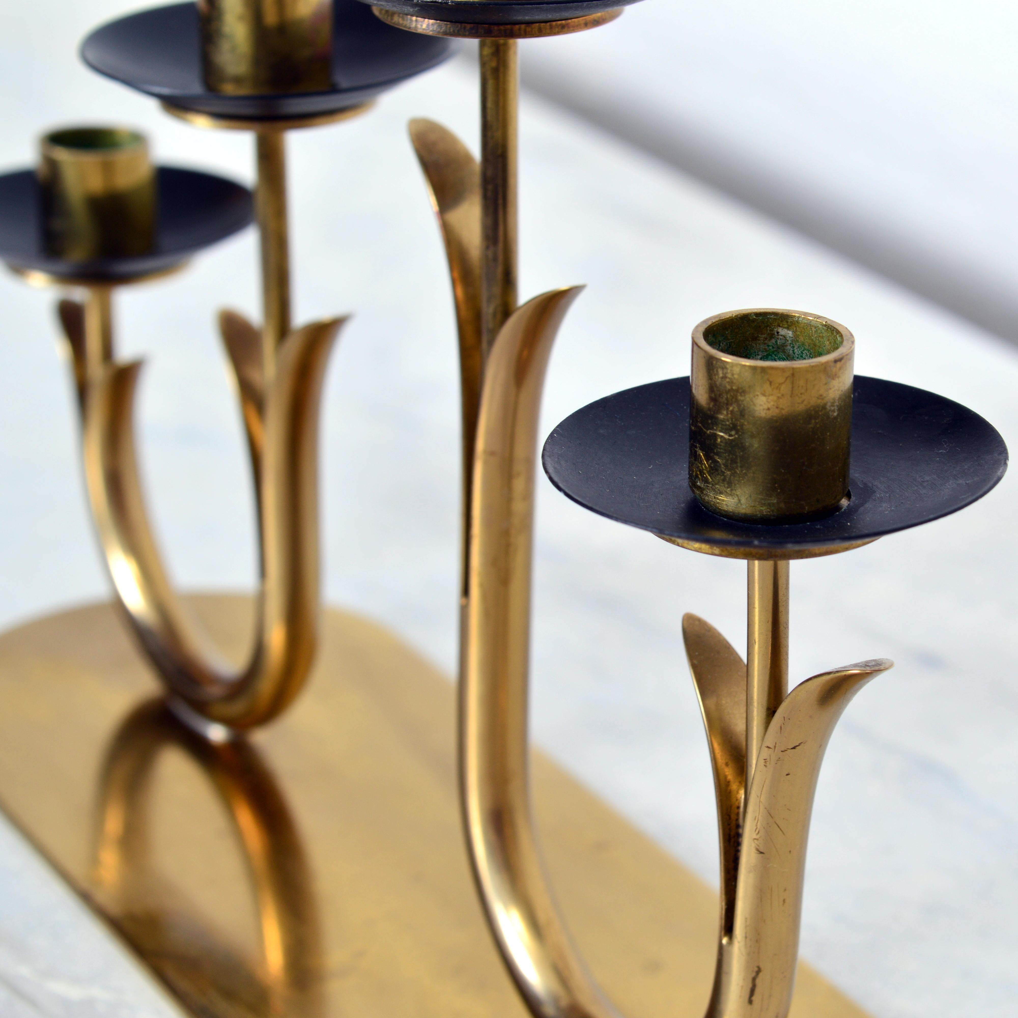 Gunnar Ander Pequeño Candelabro Latón Ystad Metall Suecia, Años 50 mediados del siglo XX en venta