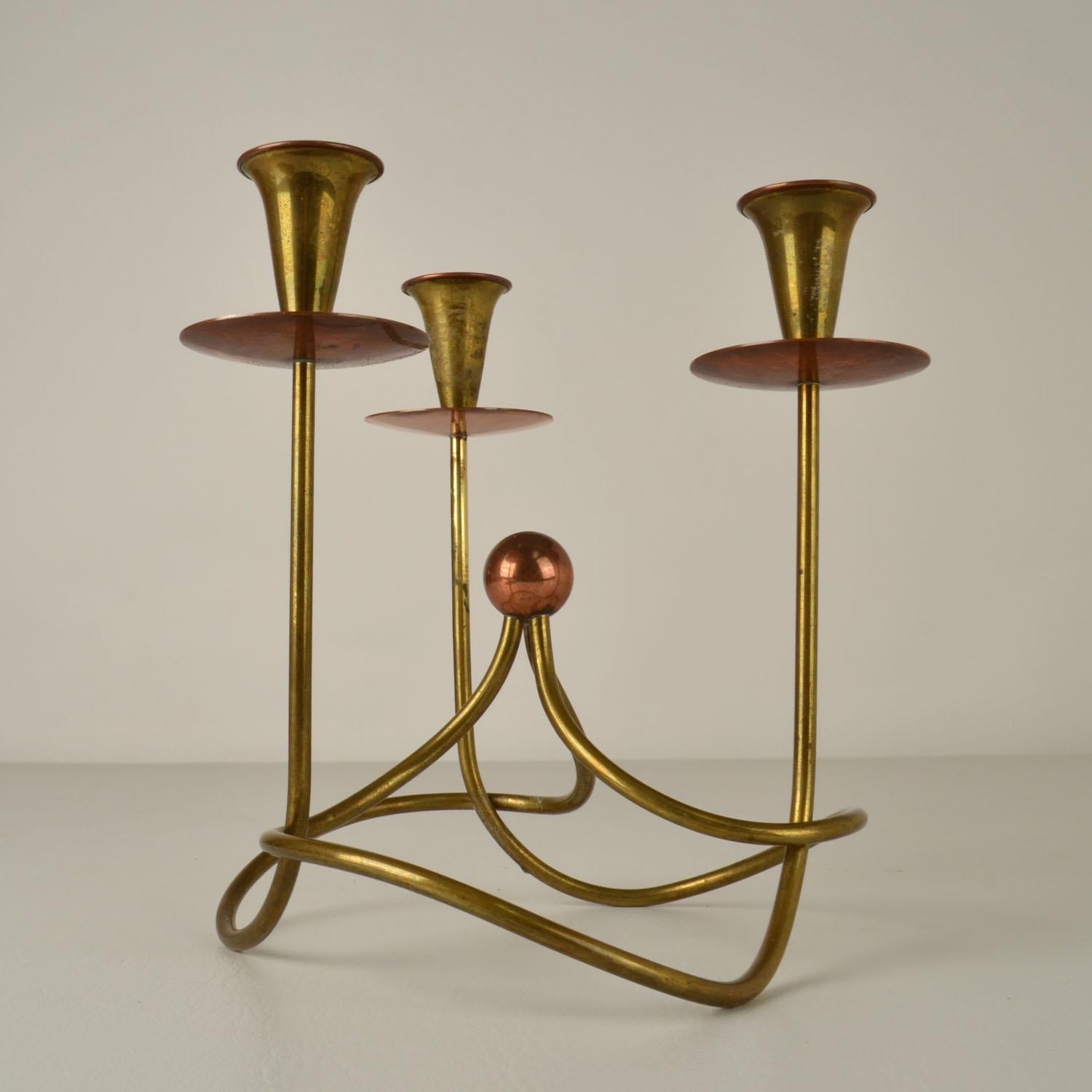 Svedese Candelabro a tre bracci di Gunnar Ander in rame e ottone in vendita