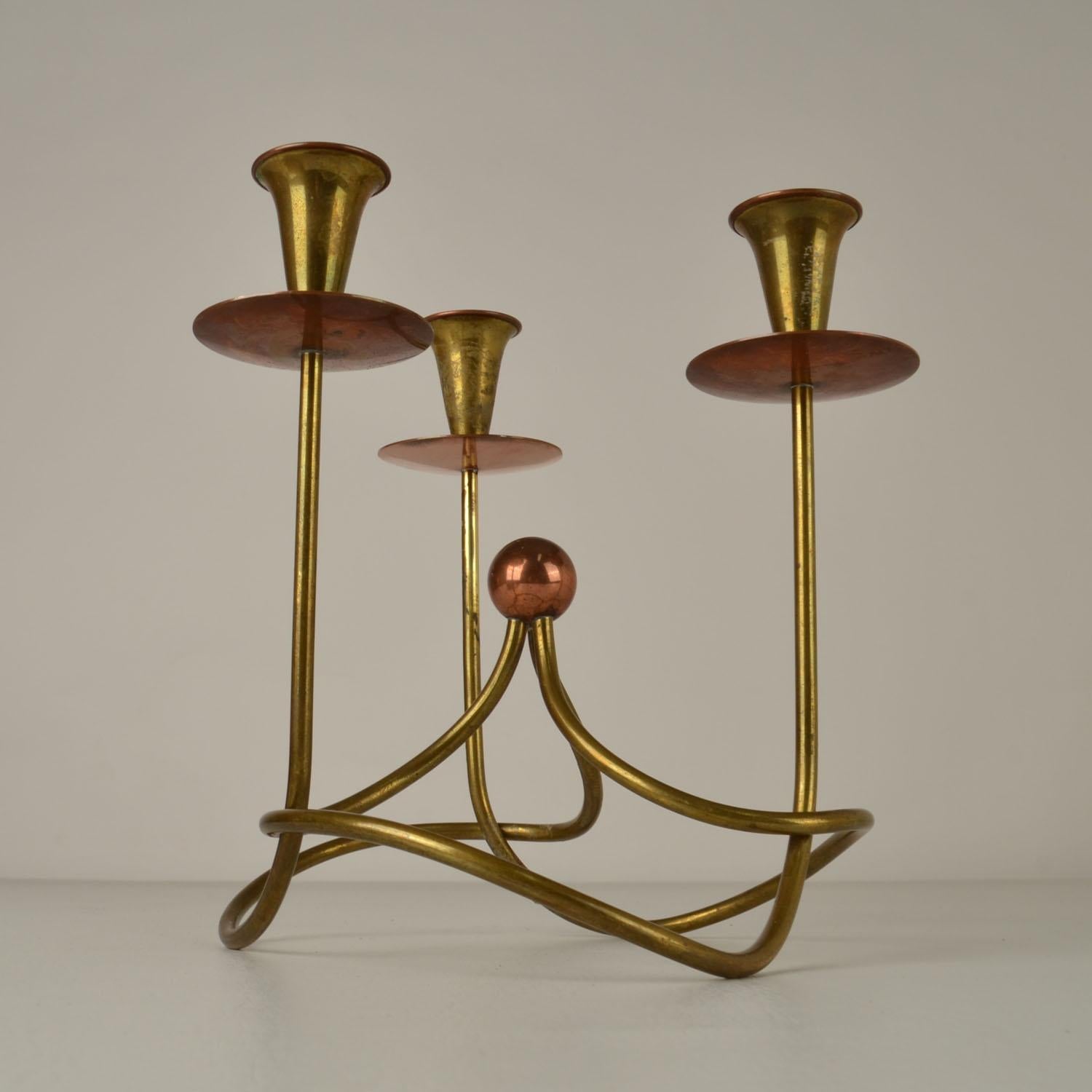 Candelabro a tre bracci di Gunnar Ander in rame e ottone In condizioni ottime in vendita a London, GB