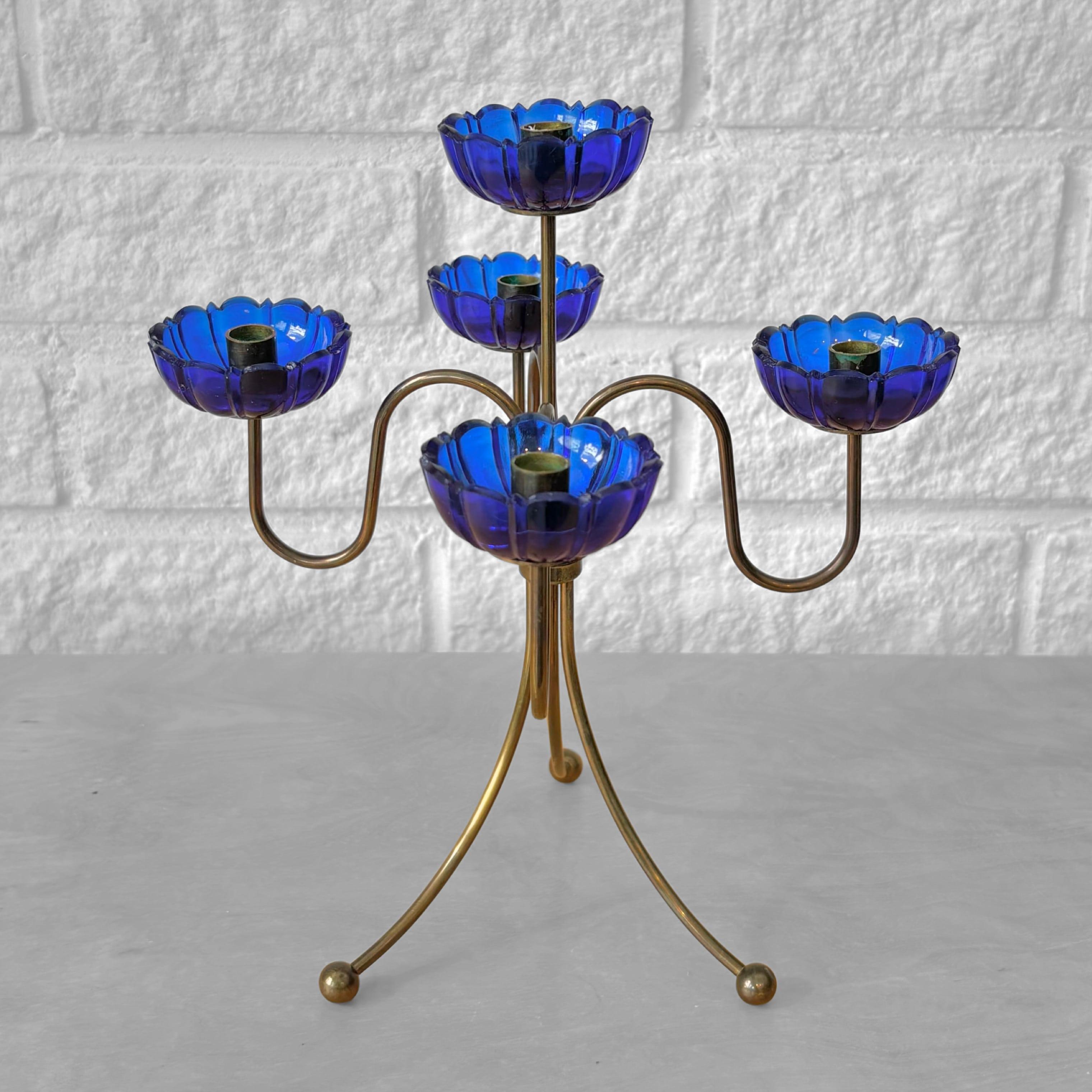 Scandinavo moderno Gunnar Ander, Ystad-Metall, candeliere a candelabro, ottone e vetro, Svezia, anni '60 in vendita