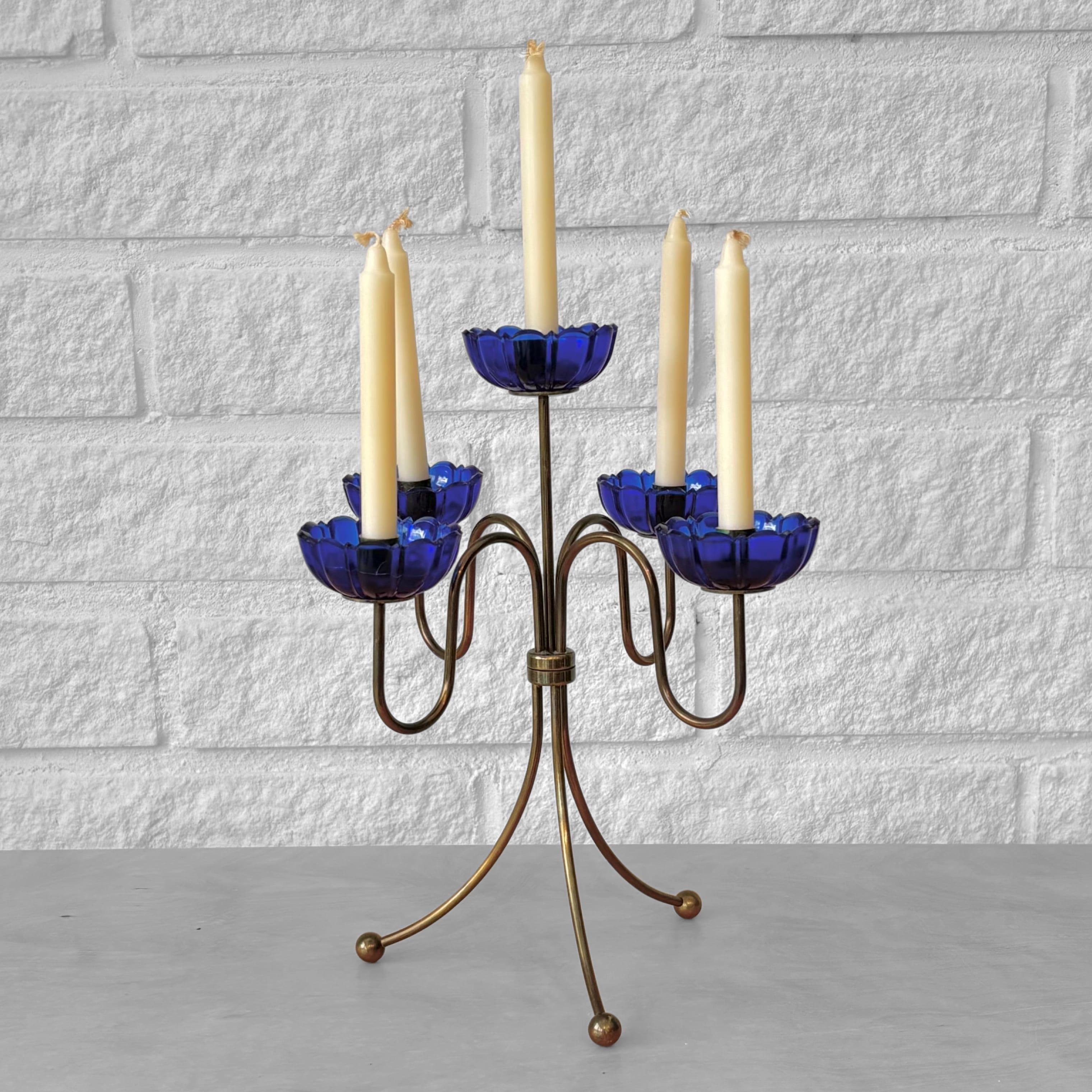 Svedese Gunnar Ander, Ystad-Metall, candeliere a candelabro, ottone e vetro, Svezia, anni '60 in vendita