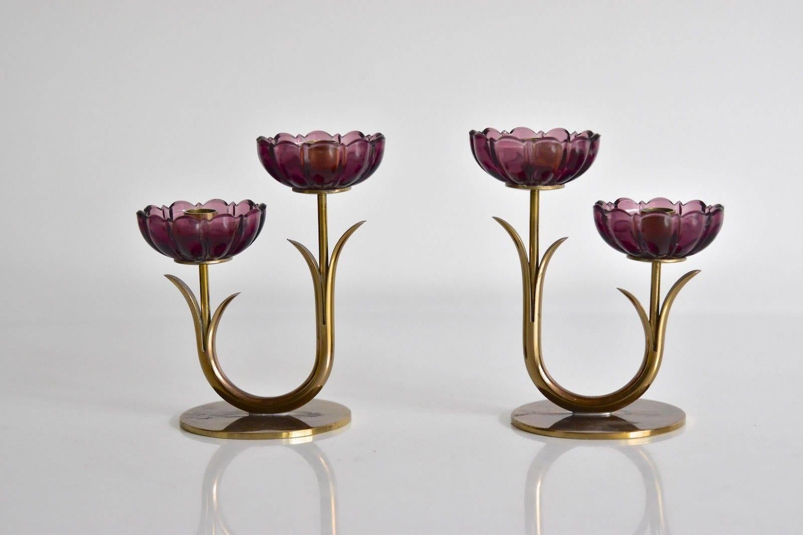 Gunnar Ander Ystad Metall Schweden Brass Purple Flowers Candleholder (Schwedisch)