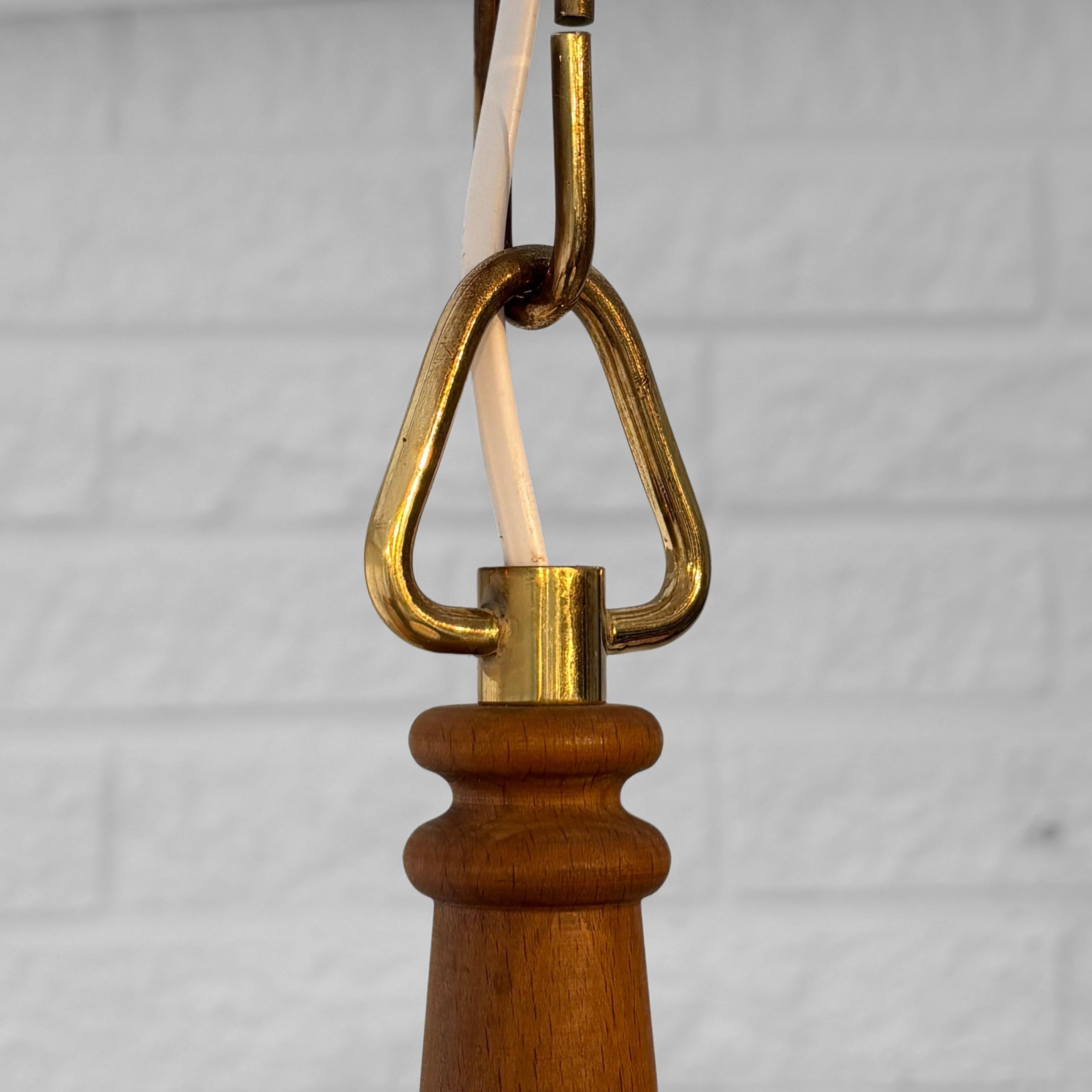 Gunnar Asplund, ASEA, mid century chandelier, brass & oak, Sweden, 1950s For Sale 6