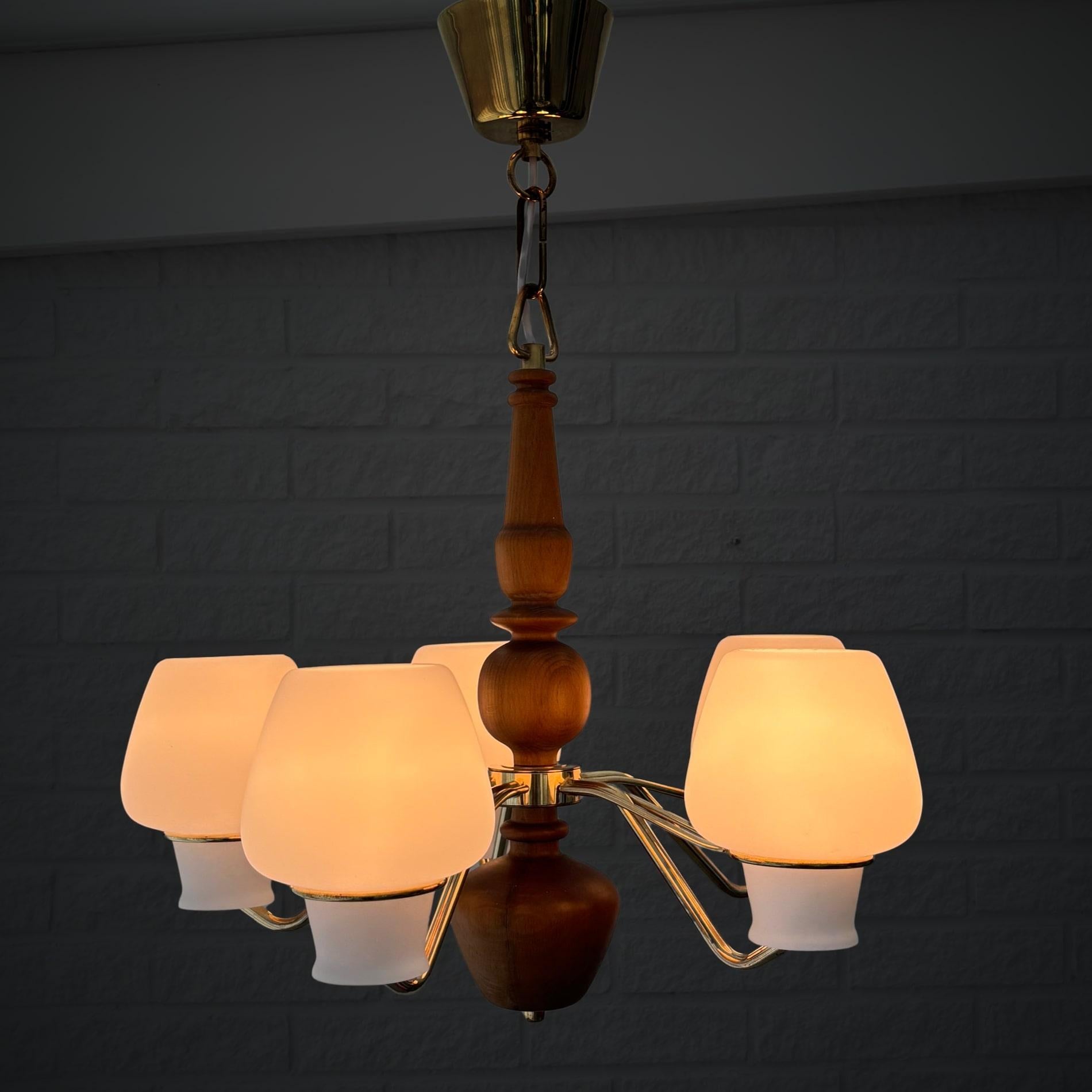 Gunnar Asplund, ASEA, mid century chandelier, brass & oak, Sweden, 1950s For Sale 1