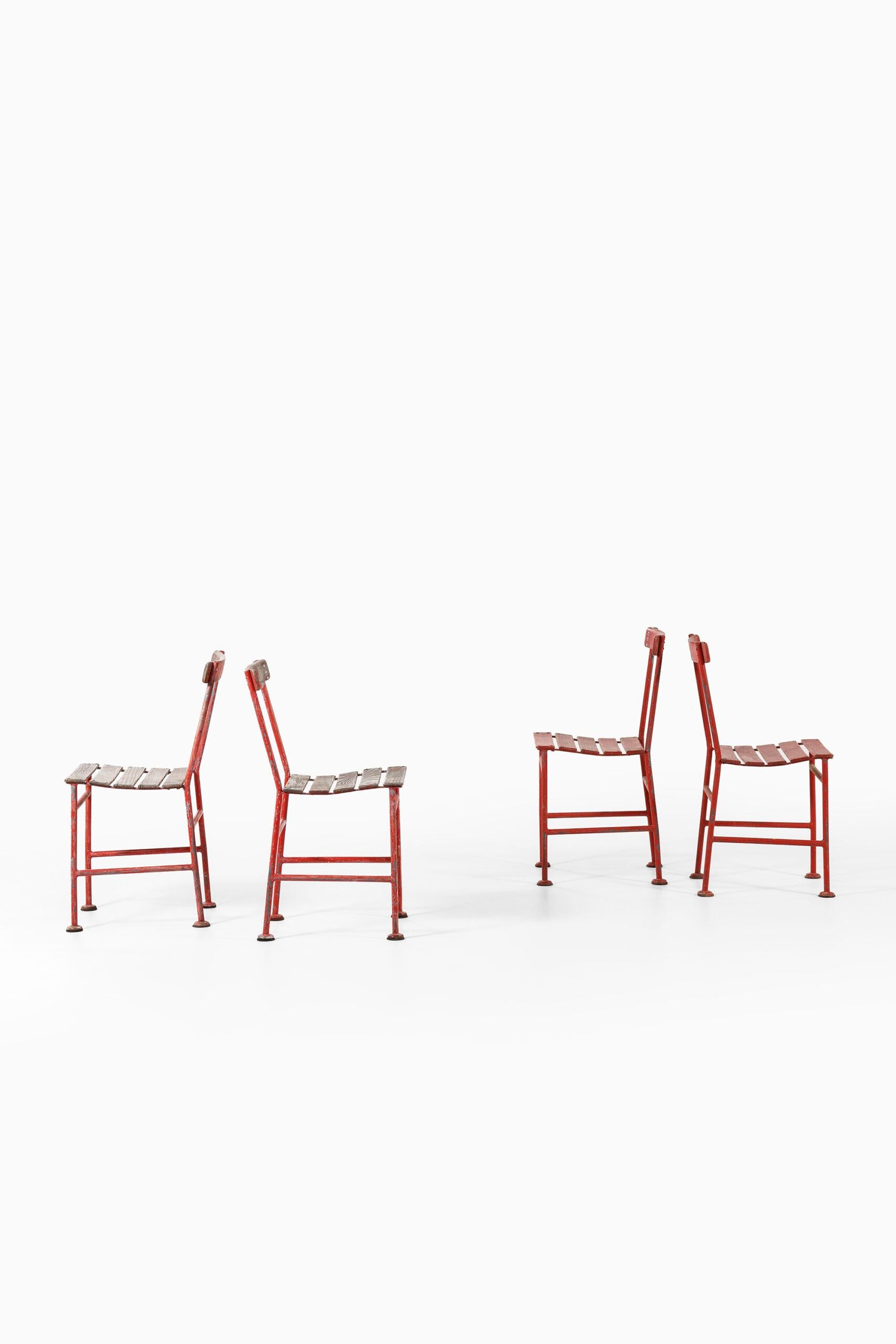 Rare set of 4 chairs designed by Gunnar Asplund. Produced by Iwan B. Giertz in Flen, Sweden.