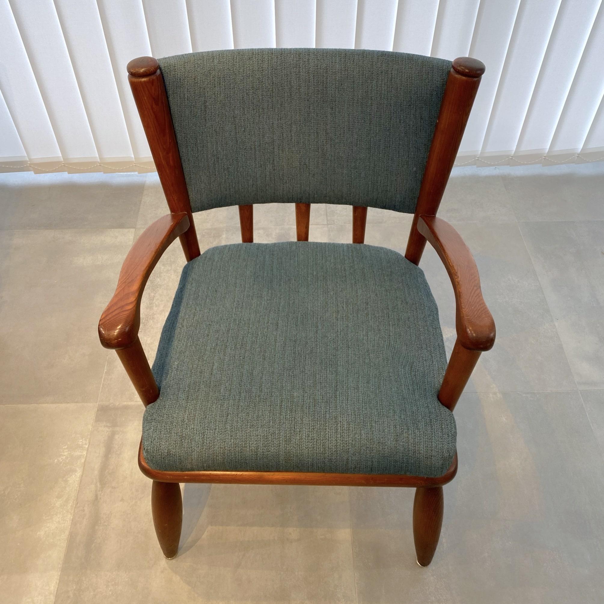 Milieu du XXe siècle Gunnar Göpert, paire de fauteuils en pin Säter, Göperts, Suède, années 1940 en vente