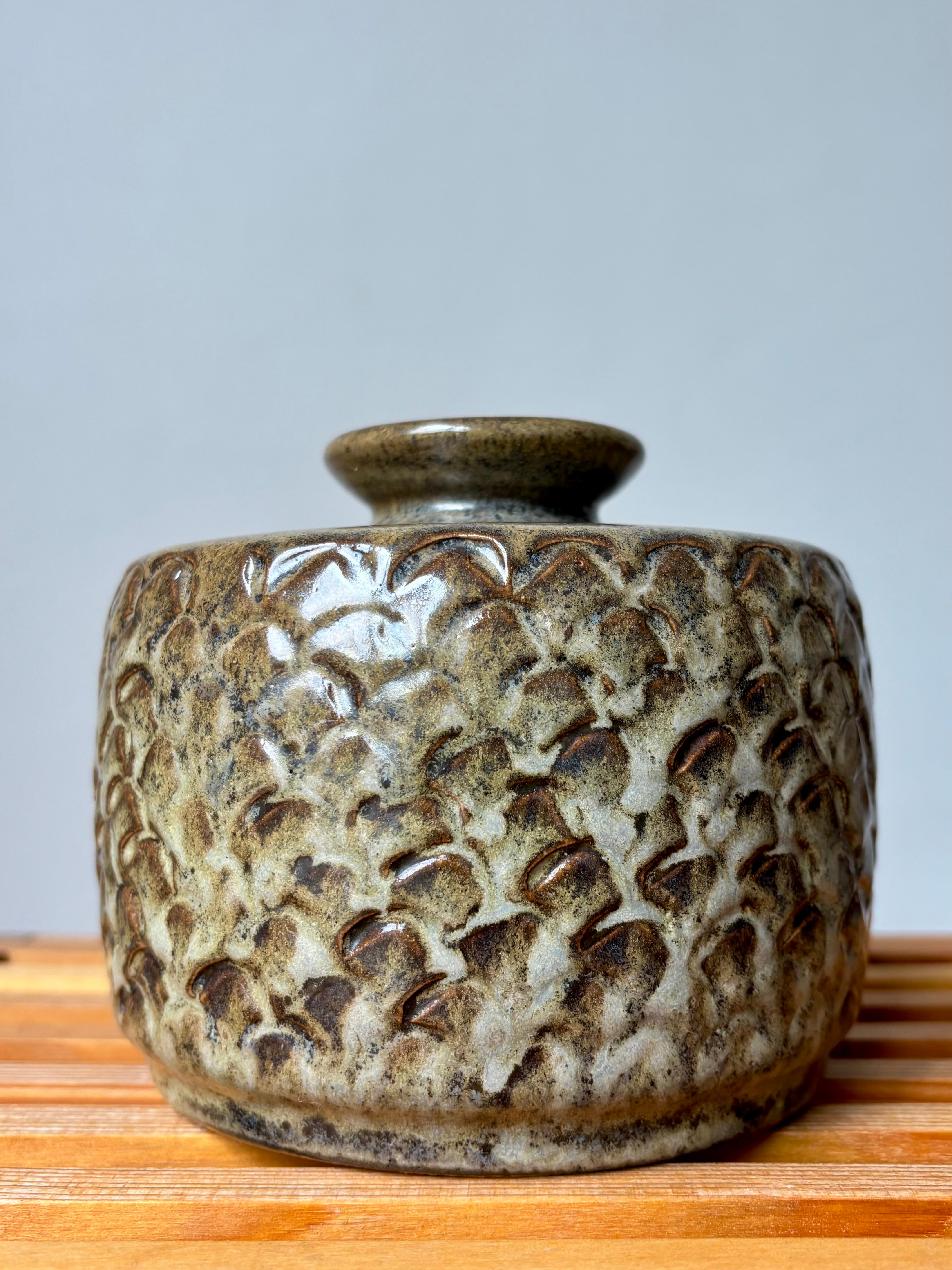 Gunnar Hansson Erdfarbene Vase im Salto-Stil, 1950er Jahre im Angebot 4