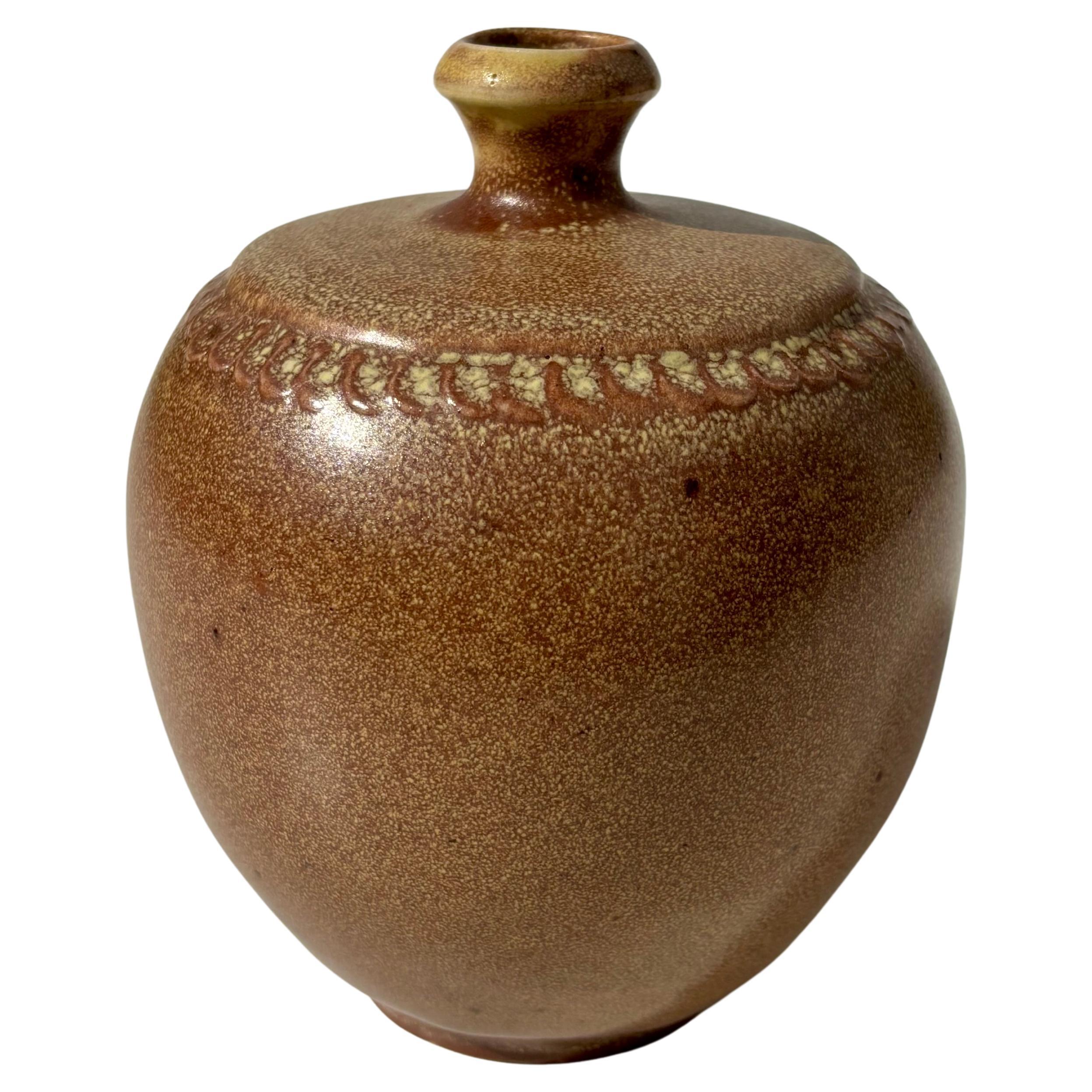 Gunnar Hansson Erdfarbene Steingutvase, 1950er Jahre im Angebot