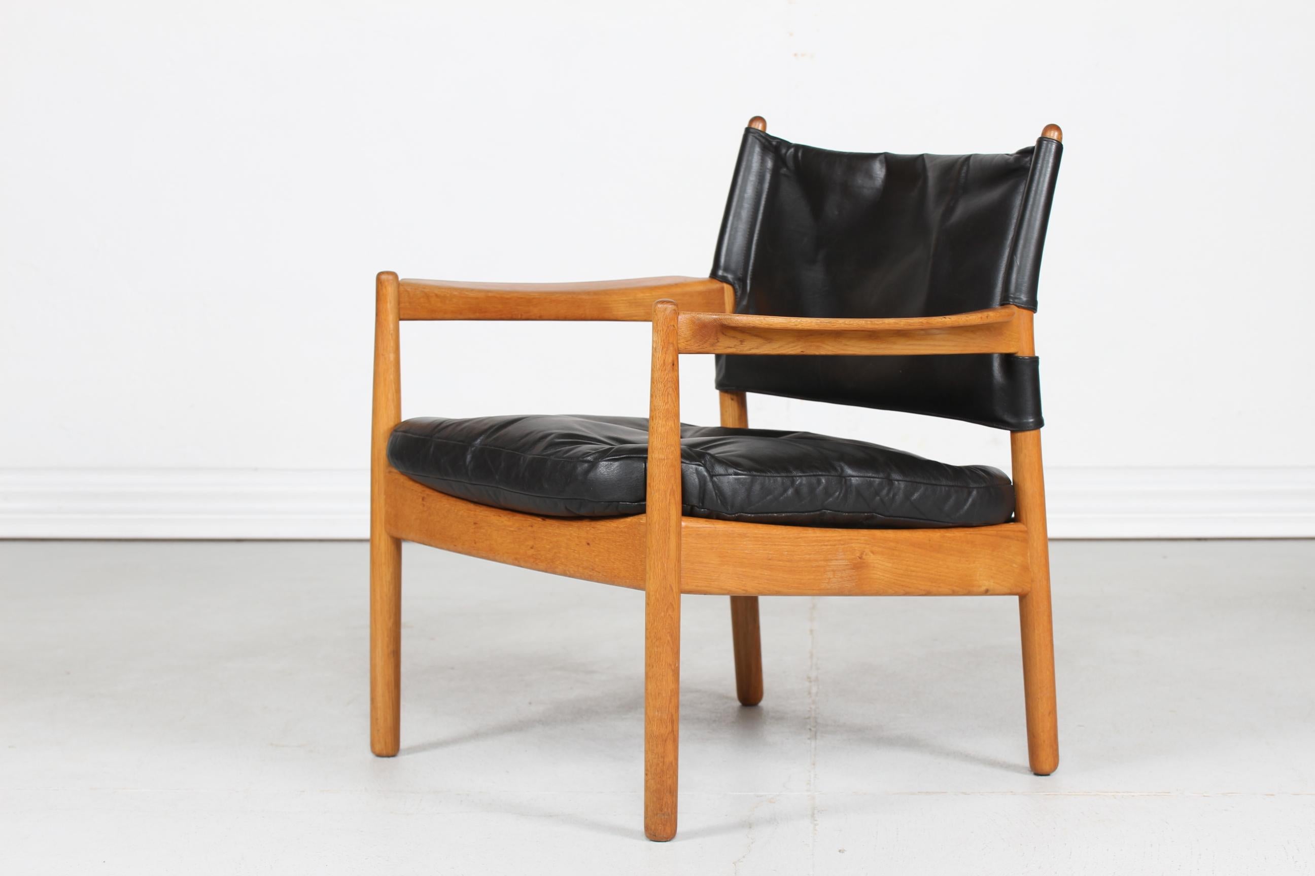 Swedish Gunnar Myrstrand Easy Chair of Oak and Black Leather by Källemo, Sweden
