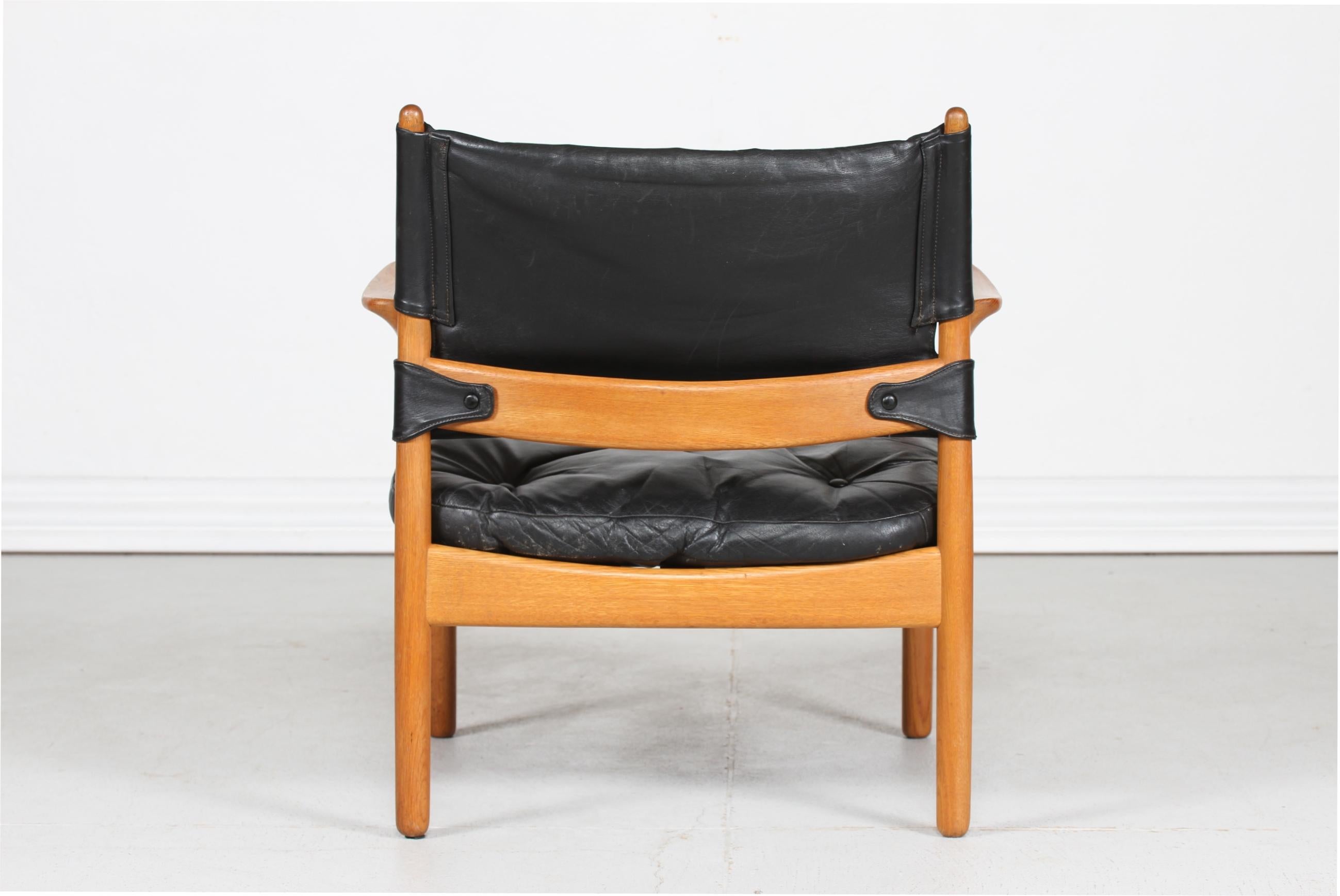Gunnar Myrstrand Easy Chair of Oak and Black Leather by Källemo, Sweden In Good Condition In Aarhus C, DK
