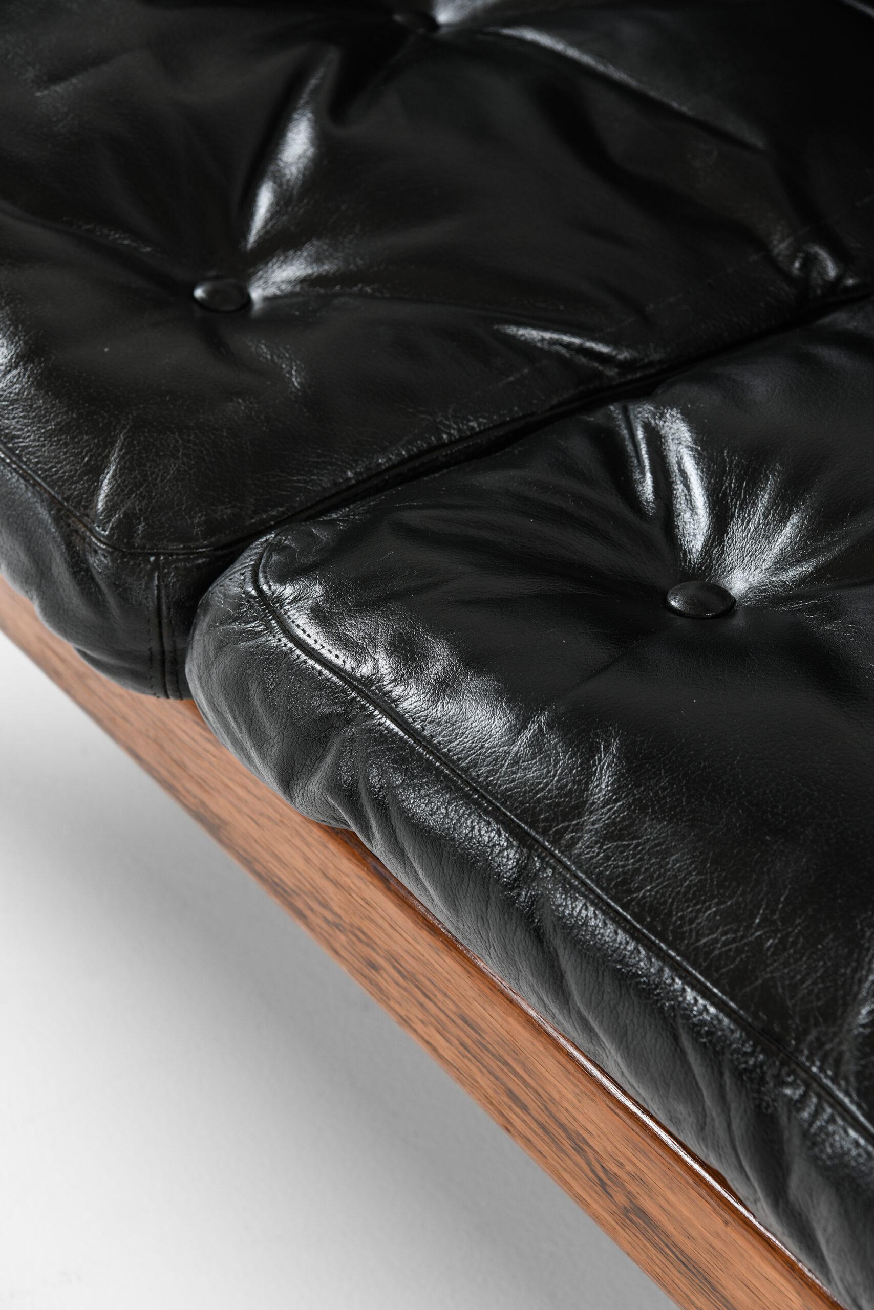 Scandinavian Modern Gunnar Myrstrand Sofa Produced by Källemo in Sweden For Sale
