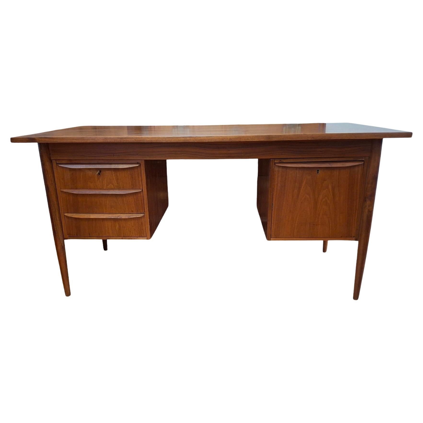 Gunnar Nielsen Tibergaard Danish Modern Floating Teak Desk For Sale