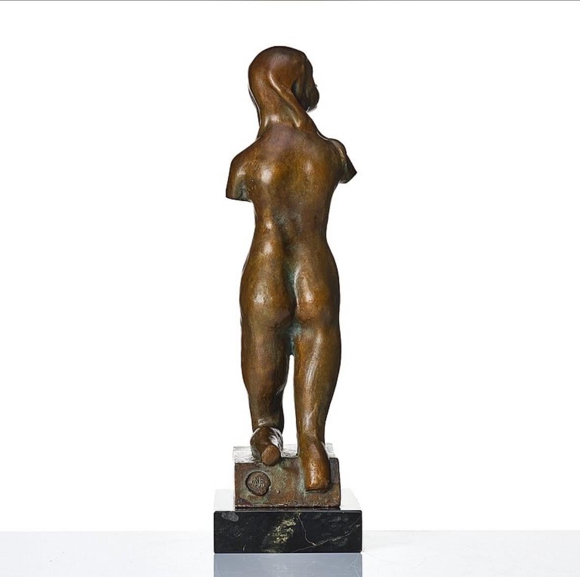 Torse féminin - Or Figurative Sculpture par Gunnar Nilsson