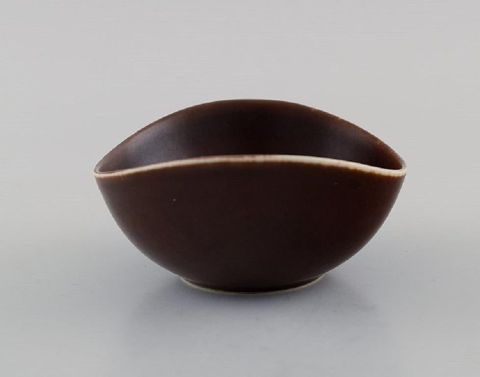 Scandinavian Modern Gunnar Nylund for Rörstrand, Bowl in Glazed Ceramics For Sale