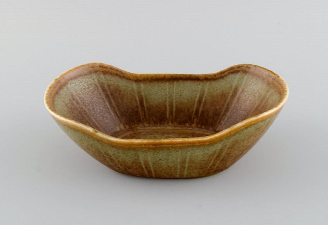 Scandinavian Modern Gunnar Nylund '1904-1997' for Rörstrand, Bowl in Glazed Ceramics, Mid-20th C For Sale