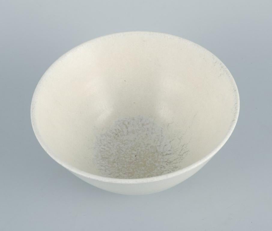 Swedish Gunnar Nylund (1904–1997) for Rörstrand. Ceramic bowl in eggshell glaze.
