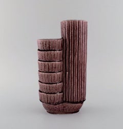Gunnar Nylund (1904-1997) for Rörstrand. Chamotte vase in glazed ceramics.