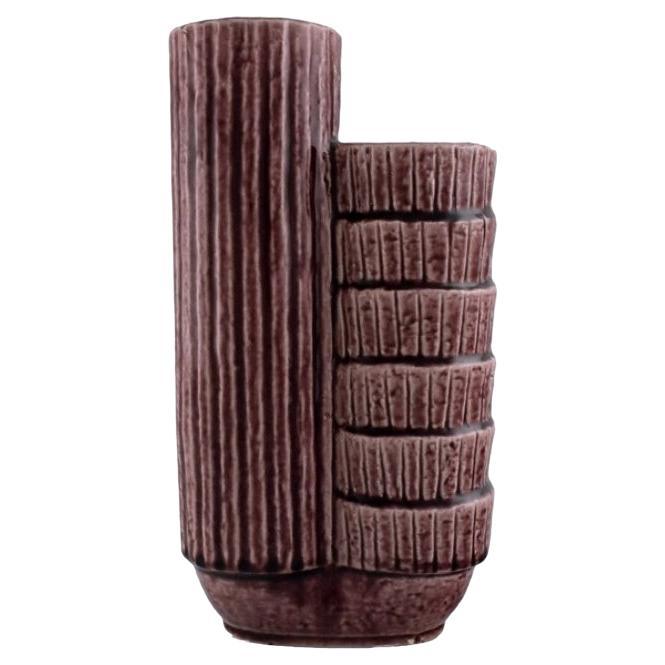 Gunnar Nylund (1904-1997) for Rörstrand. Chamotte vase in glazed ceramics.