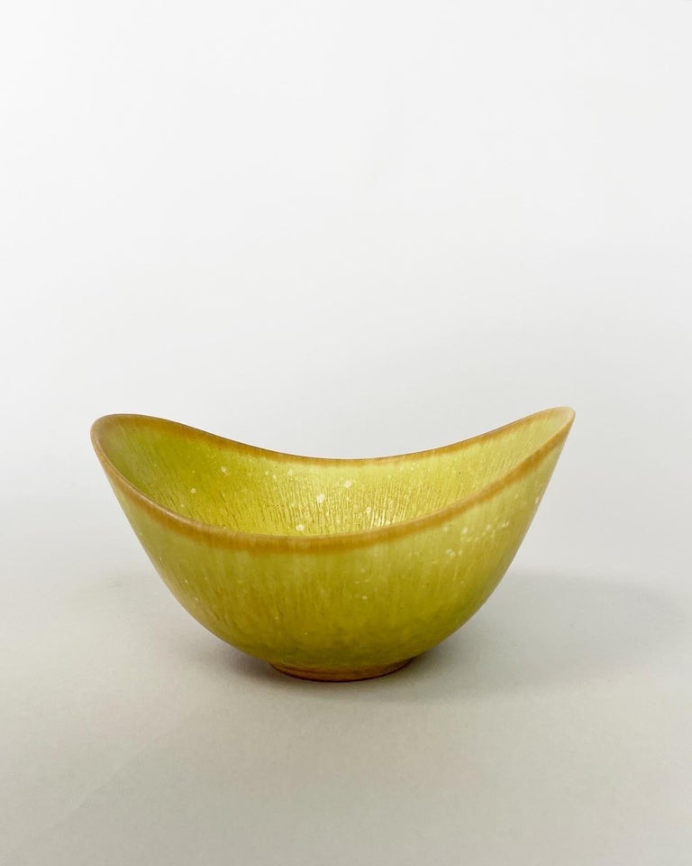 Mid-Century Modern Gunnar Nylund ARO Bowl Rörstrand Sweden Green Yellow Stoneware, 1950s For Sale