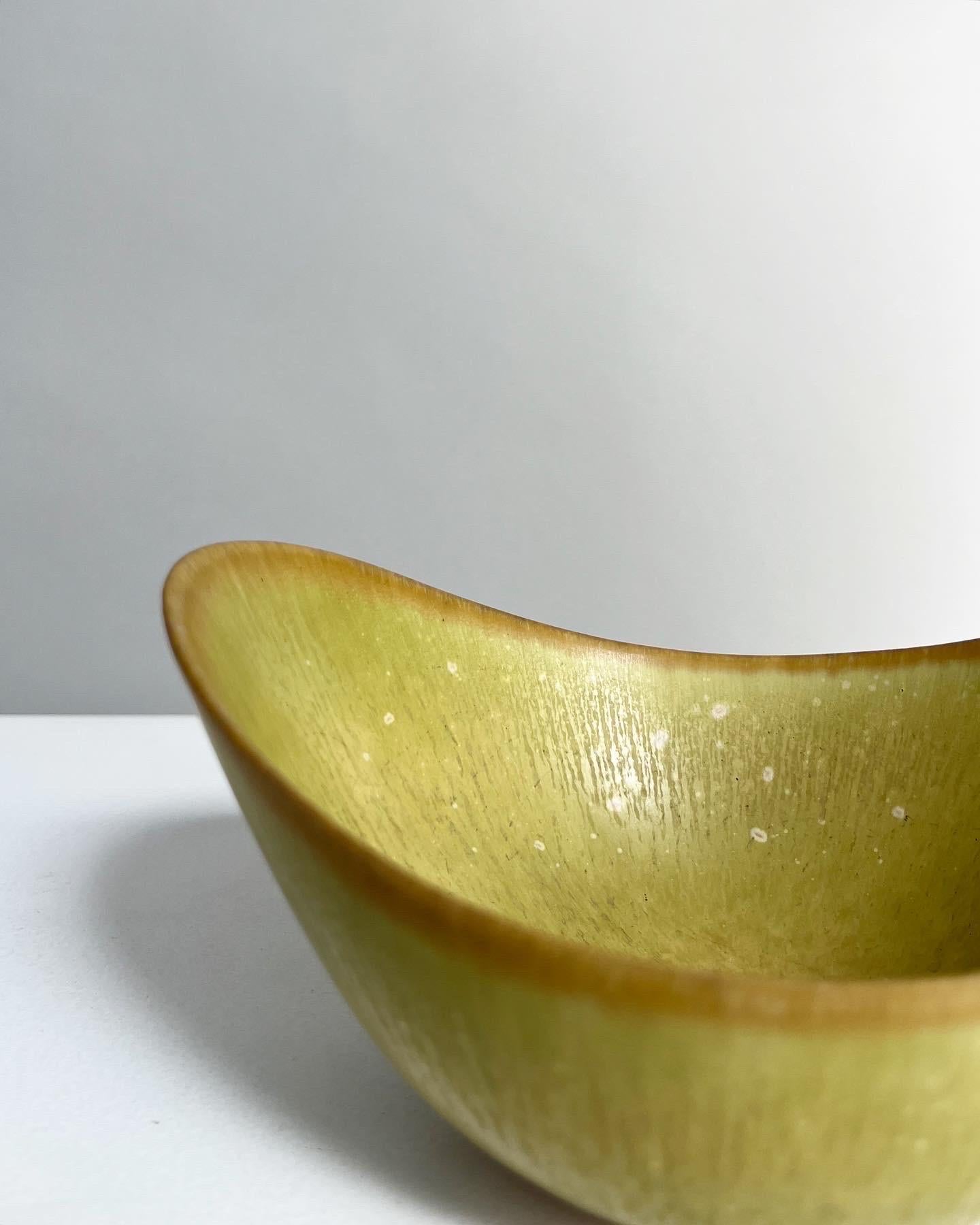 Gunnar Nylund ARO Bowl Rörstrand Sweden Green Yellow Stoneware, 1950s 2