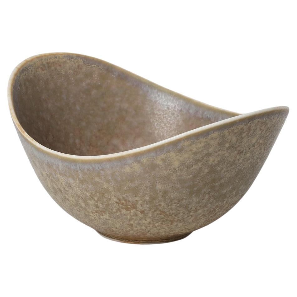 Gunnar Nylund "ARO" Ceramic Stoneware Bowl with Ivory Glaze for Rörstrand, 1950s For Sale