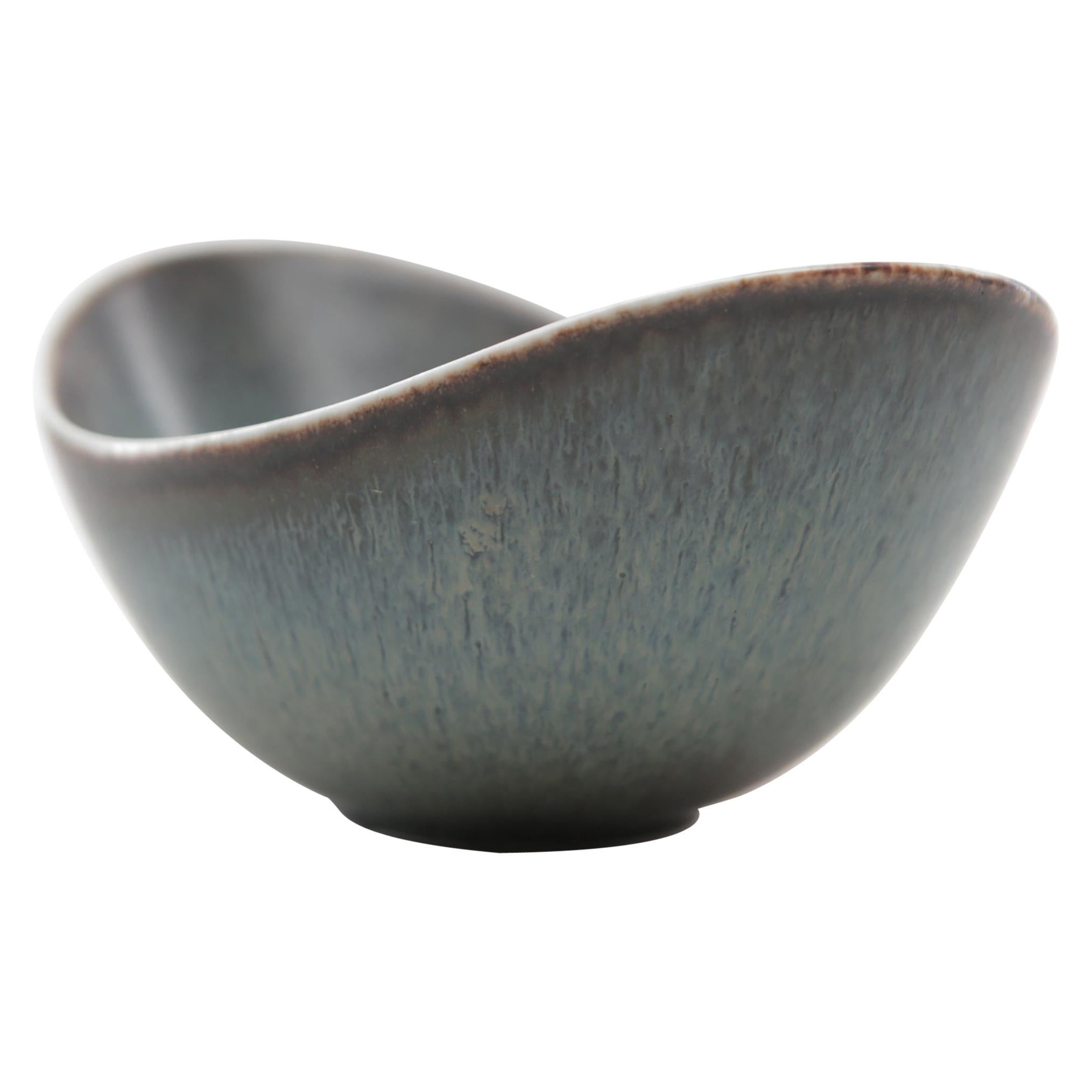 Gunnar Nylund "ARO" Medium Stoneware Bowl by Rorstrand, Sweden, 1960s For Sale