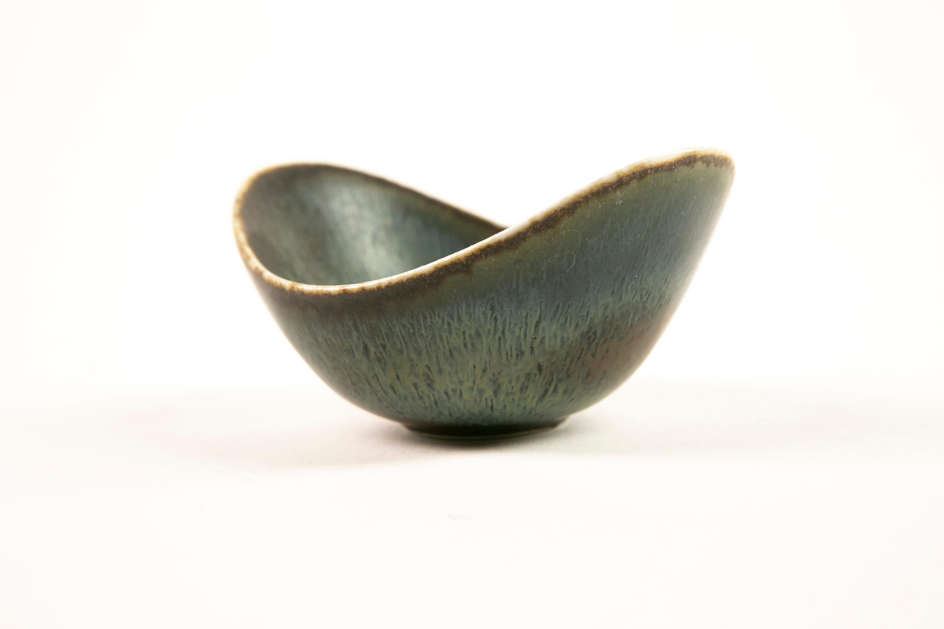 Gunnar Nylund ARO Stoneware Bowl Blue and  Green Glaze Rorstrand Sweden 1960s In Good Condition For Sale In Los Angeles, CA