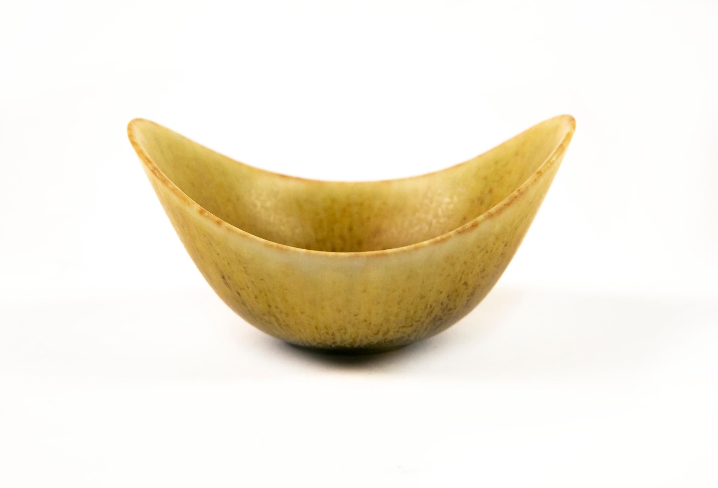 Gunnar Nylund ARO Stoneware Bowl Dandelion Yellow Glaze Rorstrand Sweden 1960s For Sale 4