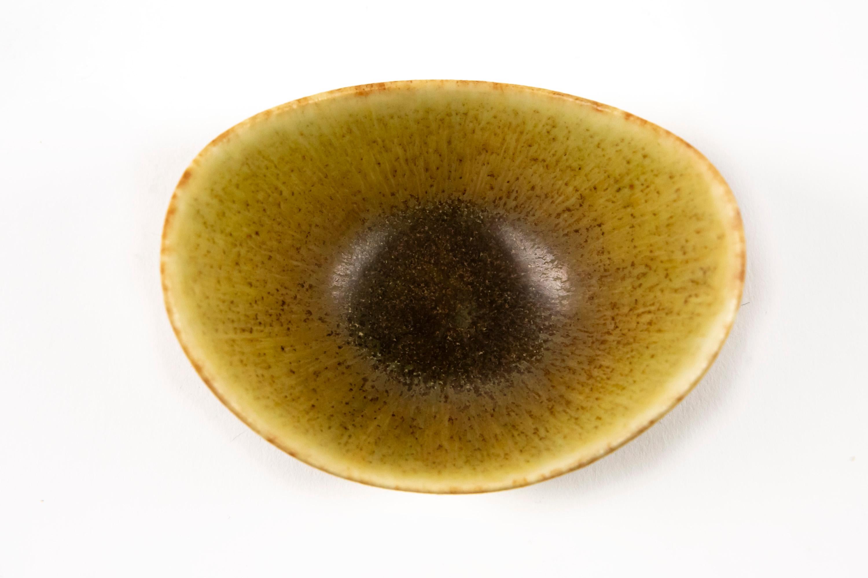 Gunnar Nylund ARO Stoneware Bowl Dandelion Yellow Glaze Rorstrand Sweden 1960s For Sale 7