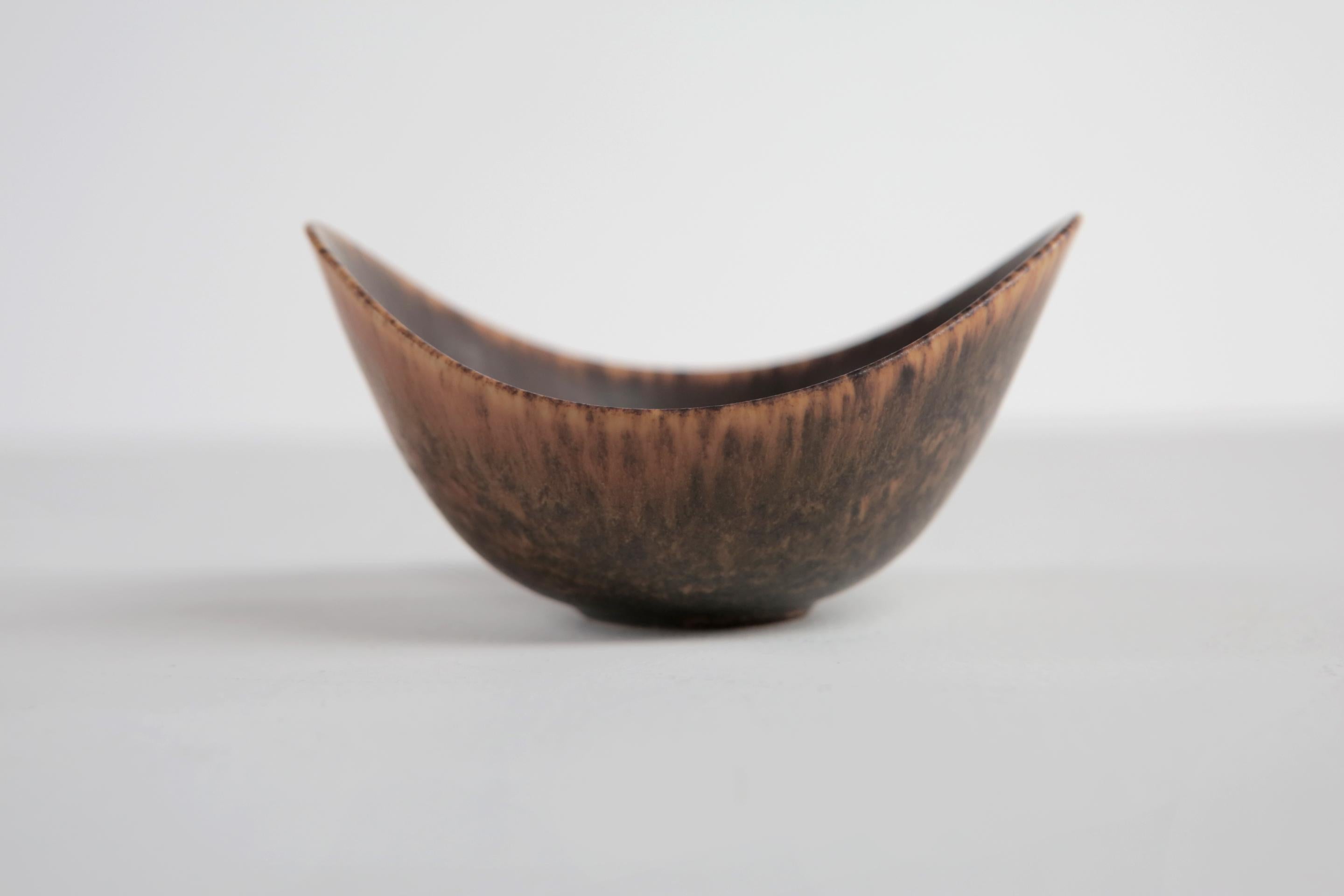 Gunnar Nylund ARO stoneware bowl with hares fur glaze Rorstrand, Sweden, 1960s

Measurements: 4