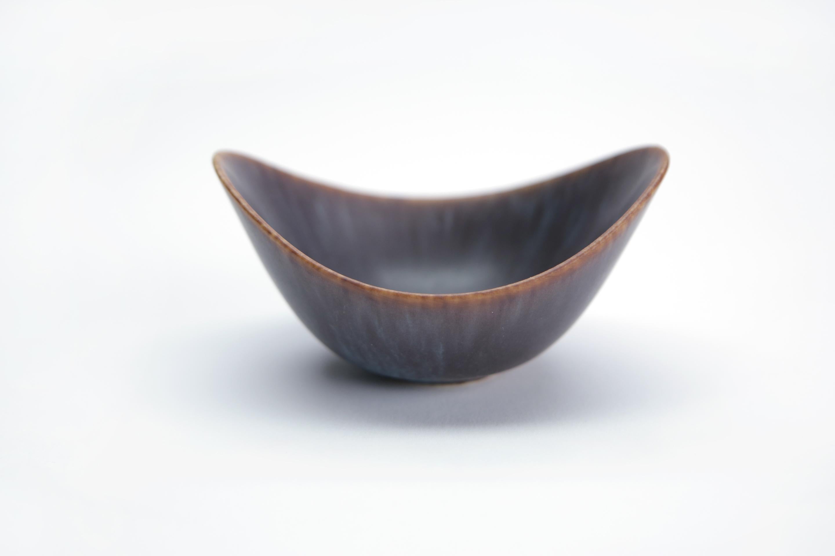 Gunnar Nylund ARO stoneware bowl with hares fur glaze Rorstrand Sweden 1960s

Measurements: 4