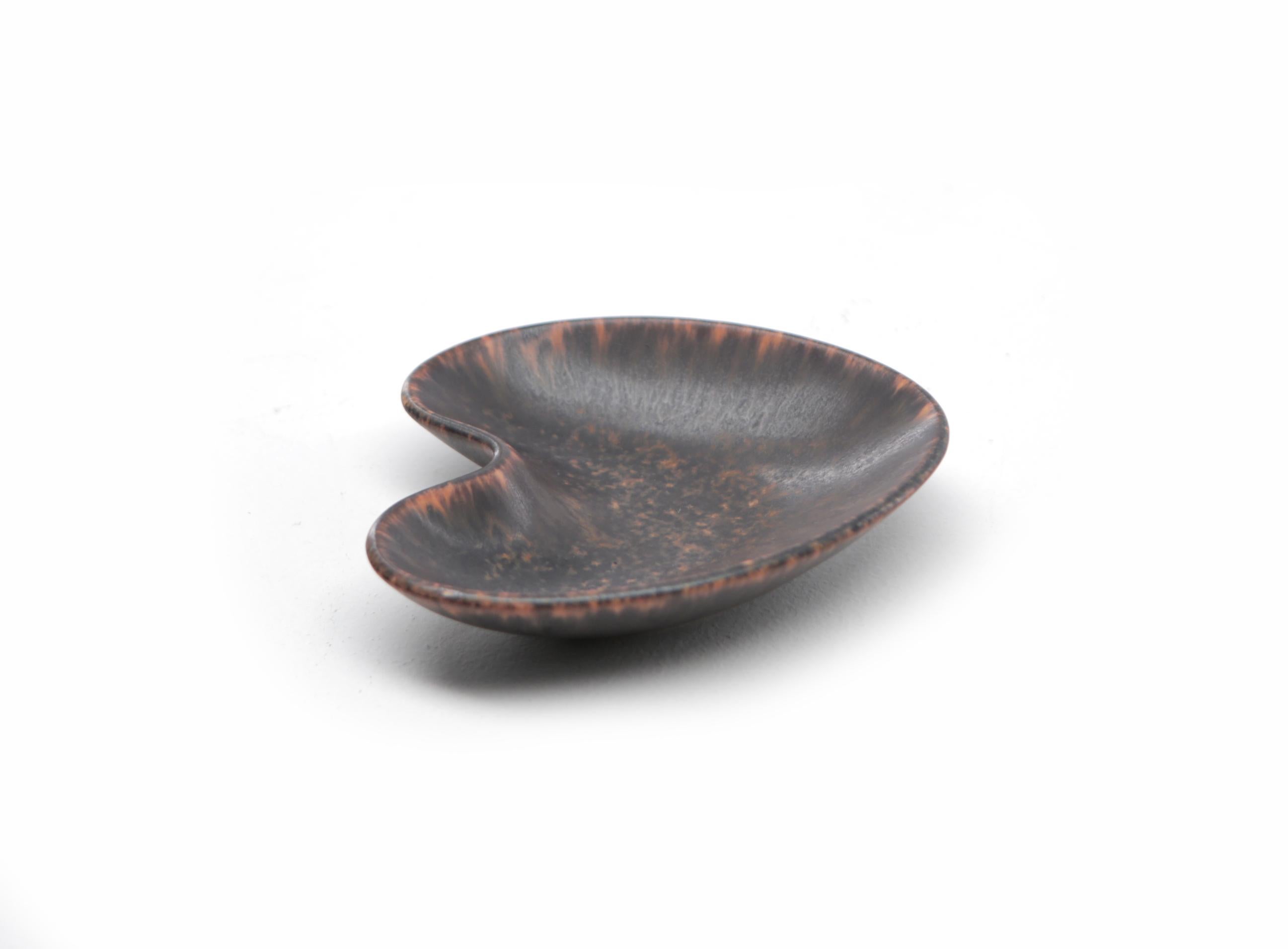 Stoneware Gunnar Nylund AXA Heart Shaped Brown Bowl Ochre Rim for Rorstrand, Sweden, 1960s