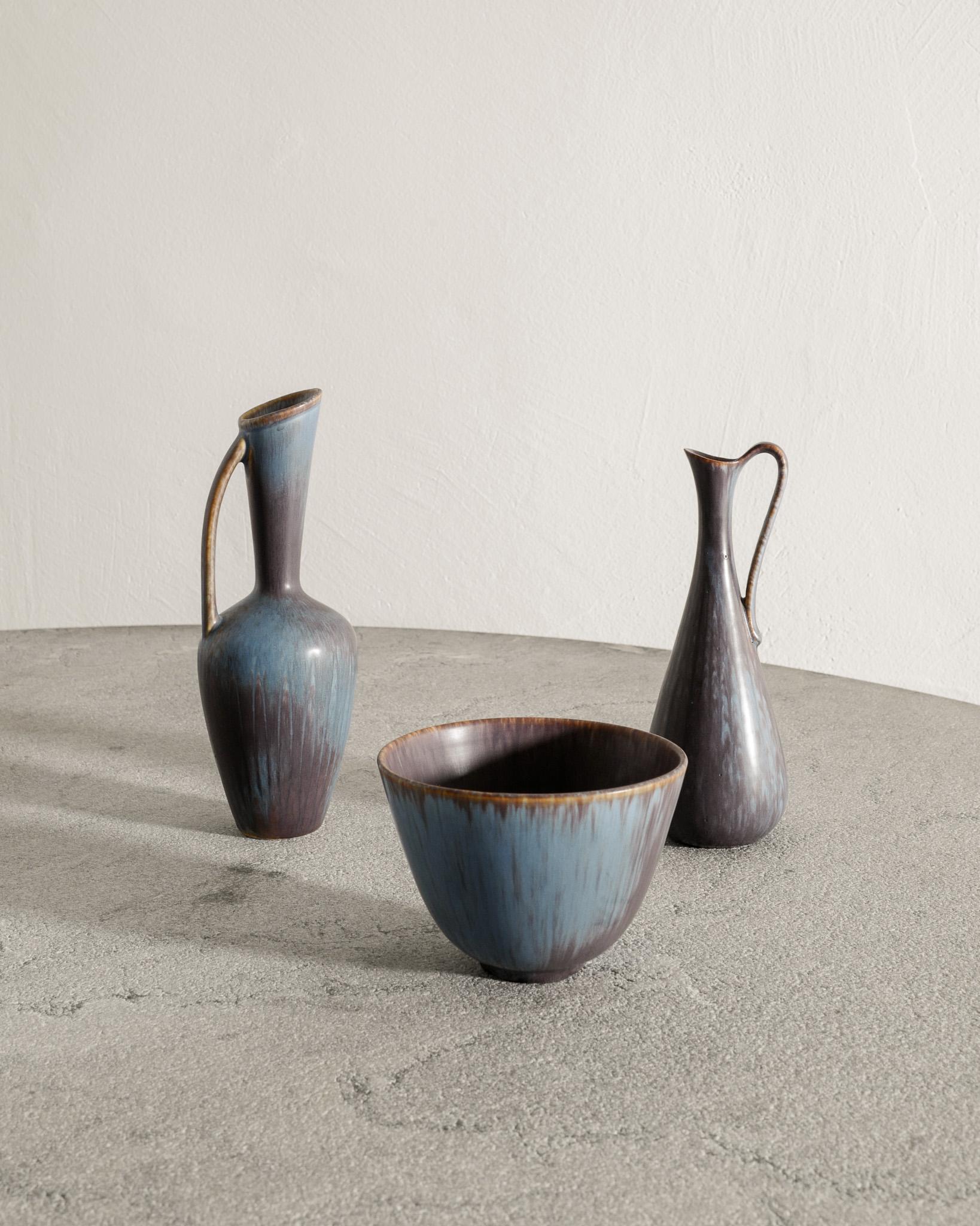 Vasi in ceramica di metà secolo Gunnar Nylund blu e marrone per Rörstrand Svezia, anni '50 In condizioni buone in vendita a Stockholm, SE