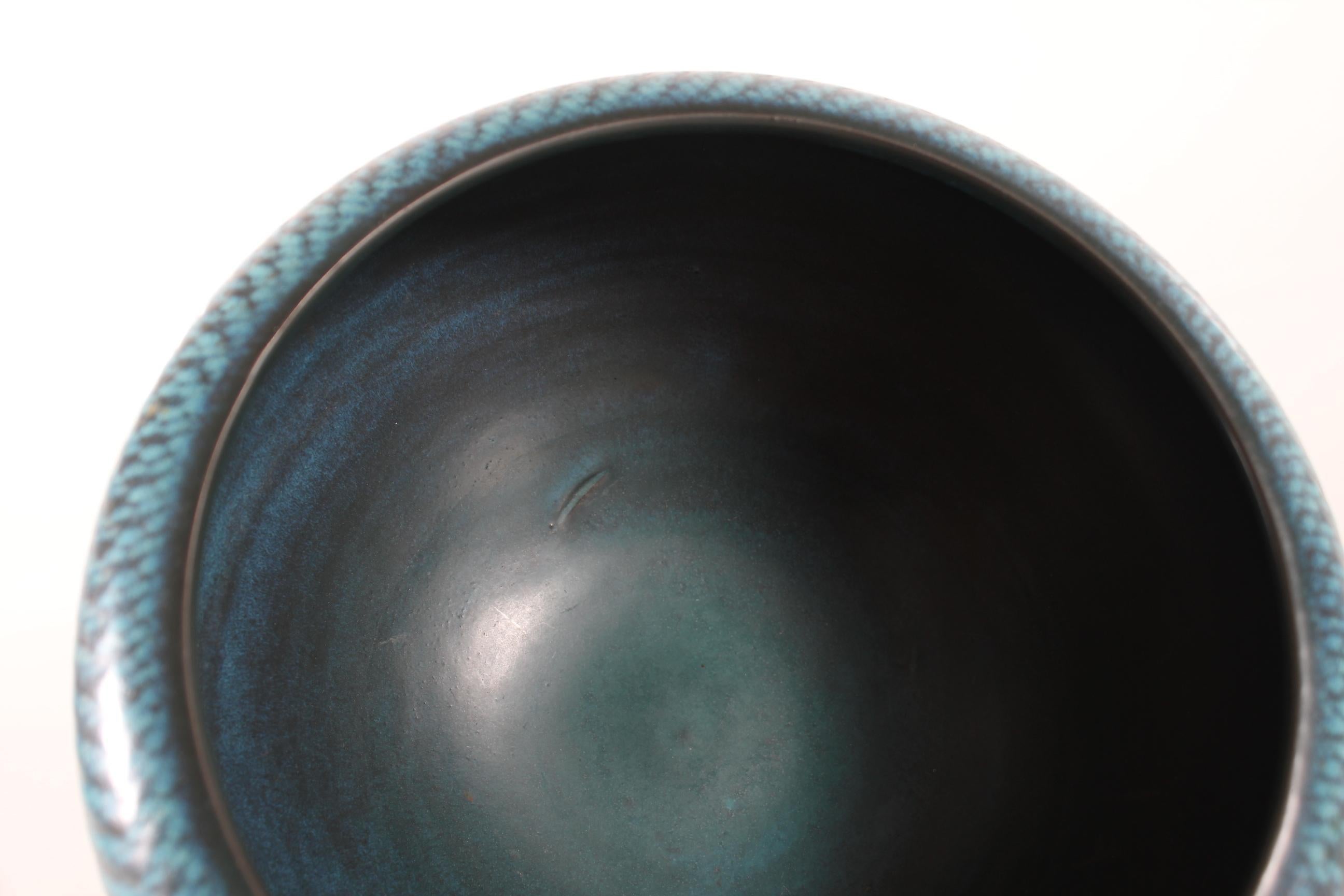 Gunnar Nylund Schale von Nymølle, Türkis-blaue Glasur 1960er Jahre - Dänemark Mitte des Jahrhunderts (Mitte des 20. Jahrhunderts) im Angebot