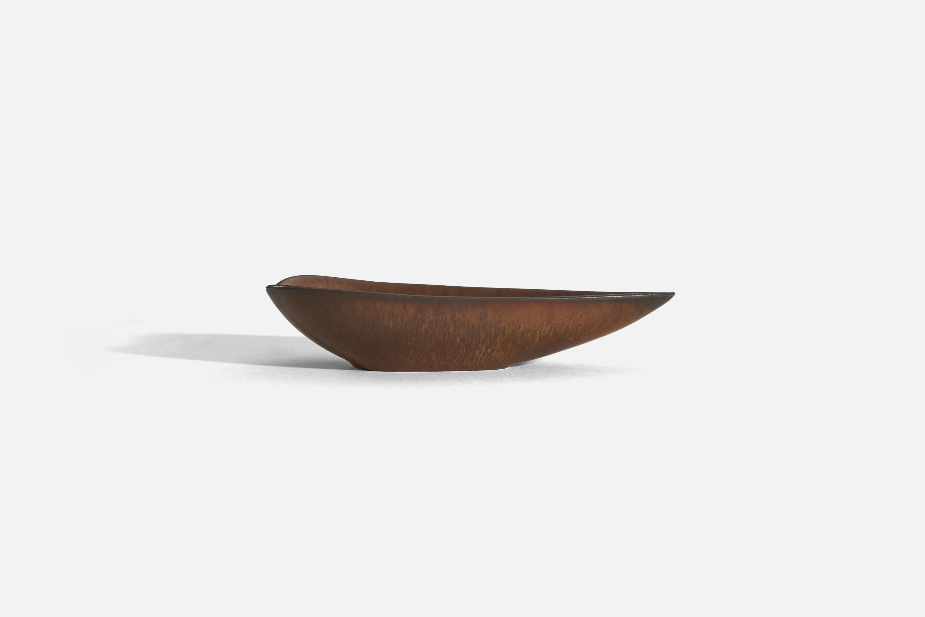 Mid-Century Modern Gunnar Nylund, Bowl or Dish, Glazed Stoneware, Rörstand, Sweden, 1950s