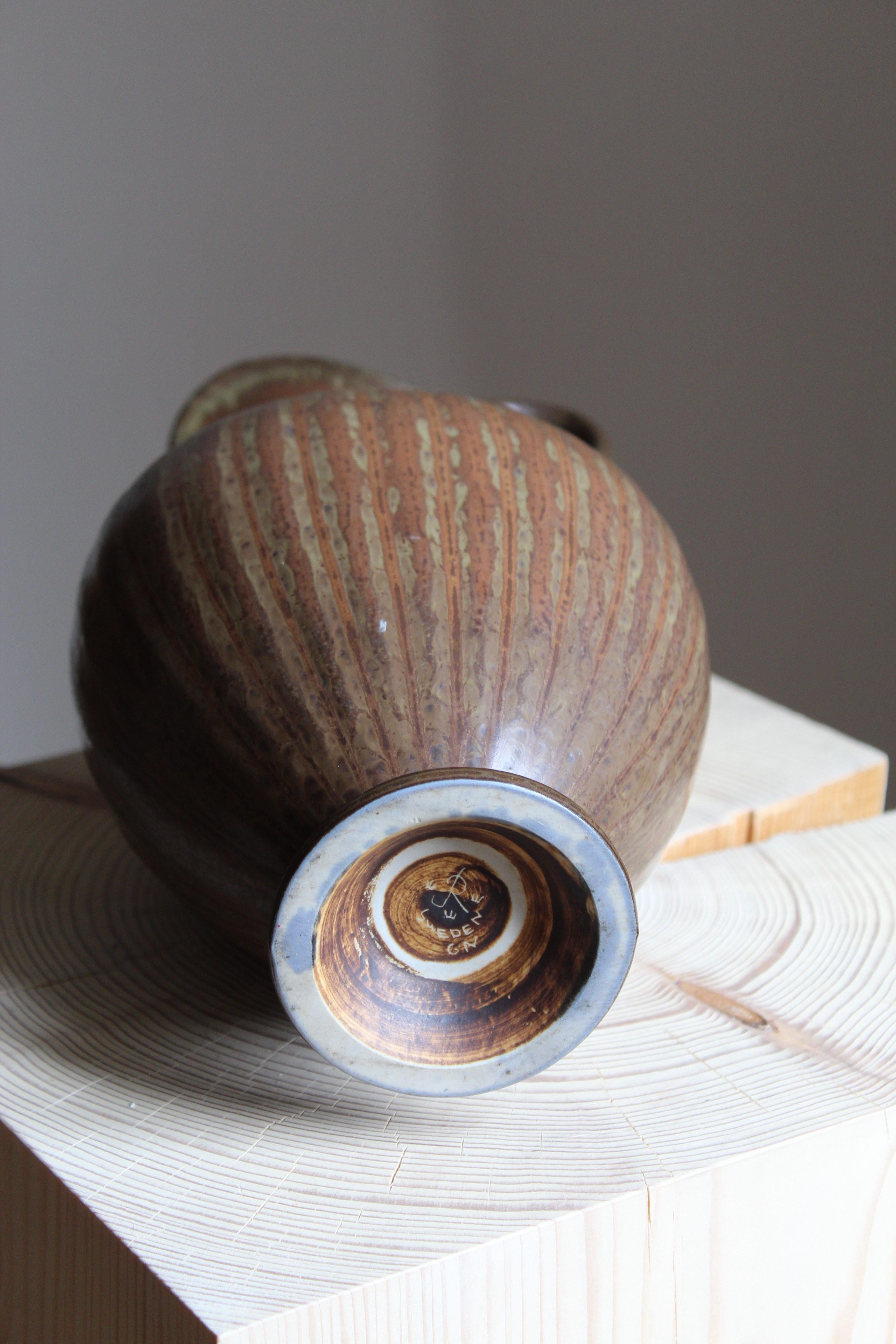 Gunnar Nylund, Brown Stoneware Pitcher, Rörstand, Sweden, 1940s In Good Condition In High Point, NC