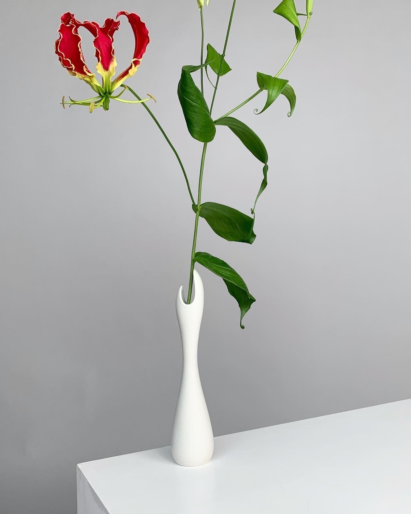 Gunnar Nylund Caolina Vase White Glazed Stoneware Carrara Rörstrand Sweden For Sale 4